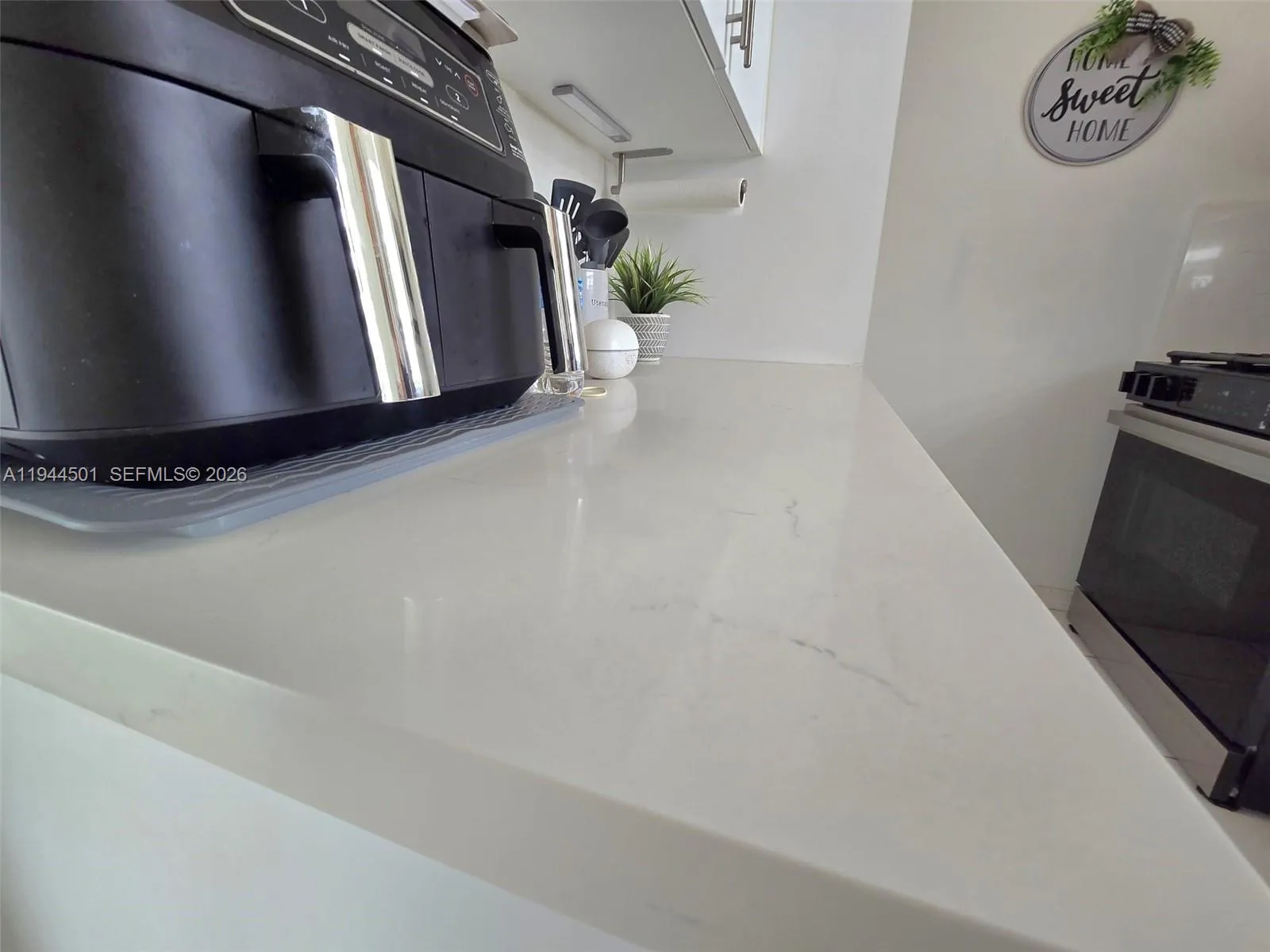 1265 W 24th St 201, Hialeah, Florida 33010, Hialeah, Florida 33010, 2 Bedrooms Bedrooms, ,1 BathroomBathrooms,Residential,For Sale,1265 W 24th St 201, Hialeah, Florida 33010,A11944501