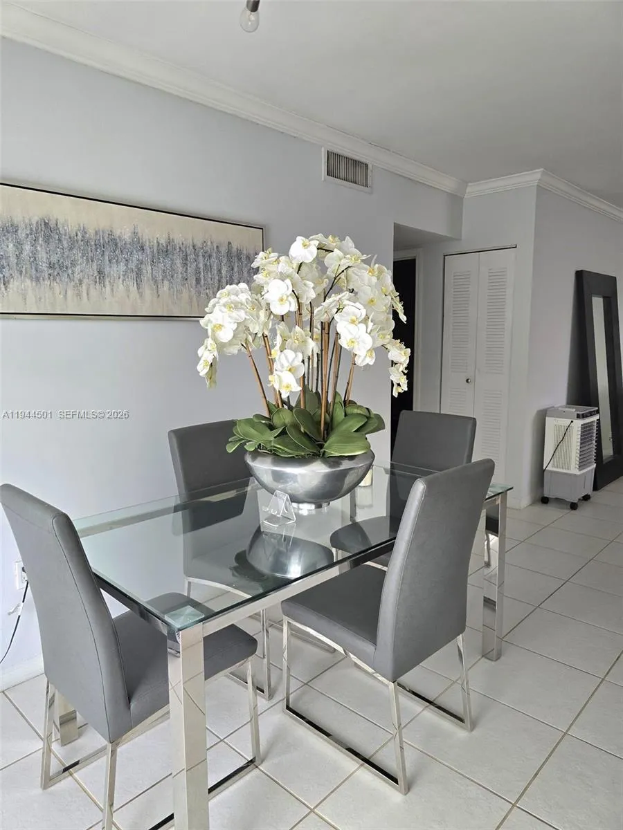 1265 W 24th St 201, Hialeah, Florida 33010, Hialeah, Florida 33010, 2 Bedrooms Bedrooms, ,1 BathroomBathrooms,Residential,For Sale,1265 W 24th St 201, Hialeah, Florida 33010,A11944501