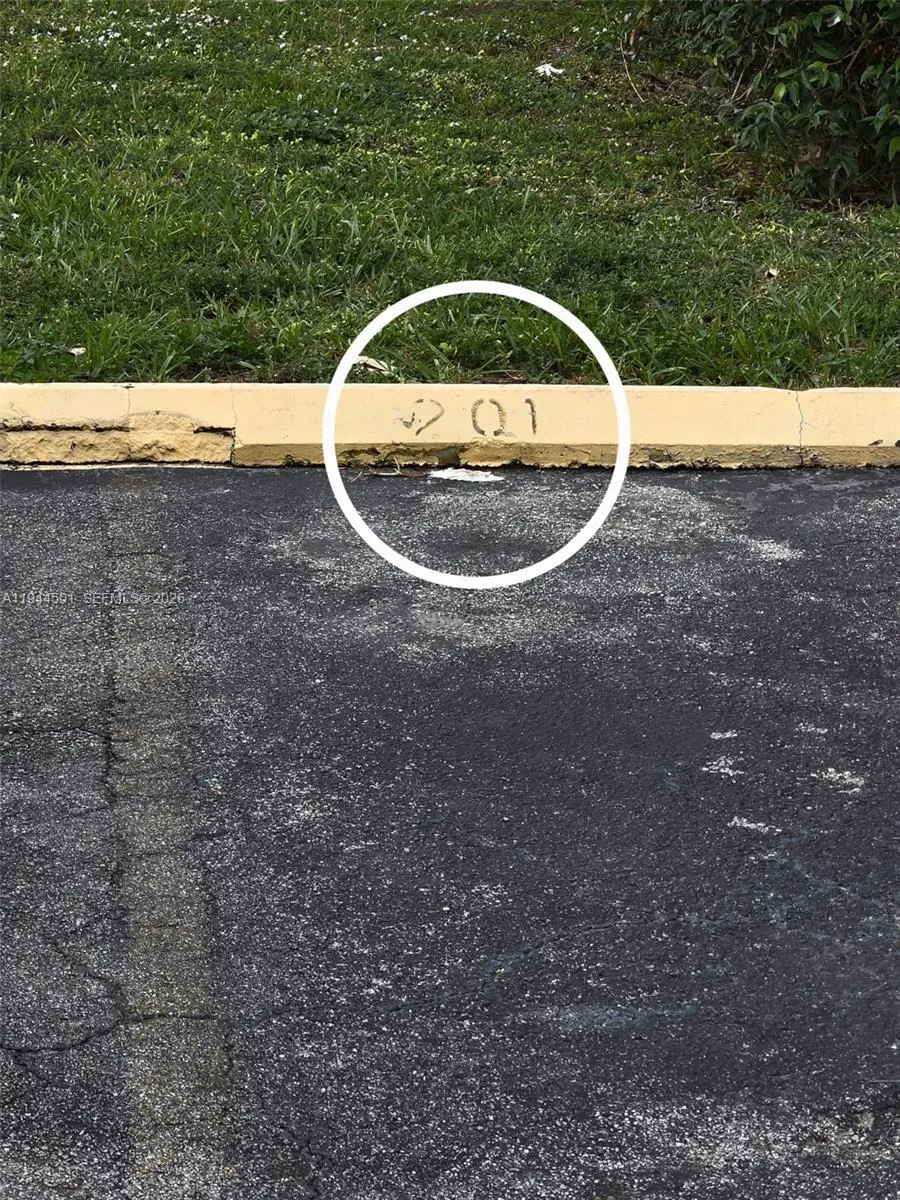 1265 W 24th St 201, Hialeah, Florida 33010, Hialeah, Florida 33010, 2 Bedrooms Bedrooms, ,1 BathroomBathrooms,Residential,For Sale,1265 W 24th St 201, Hialeah, Florida 33010,A11944501