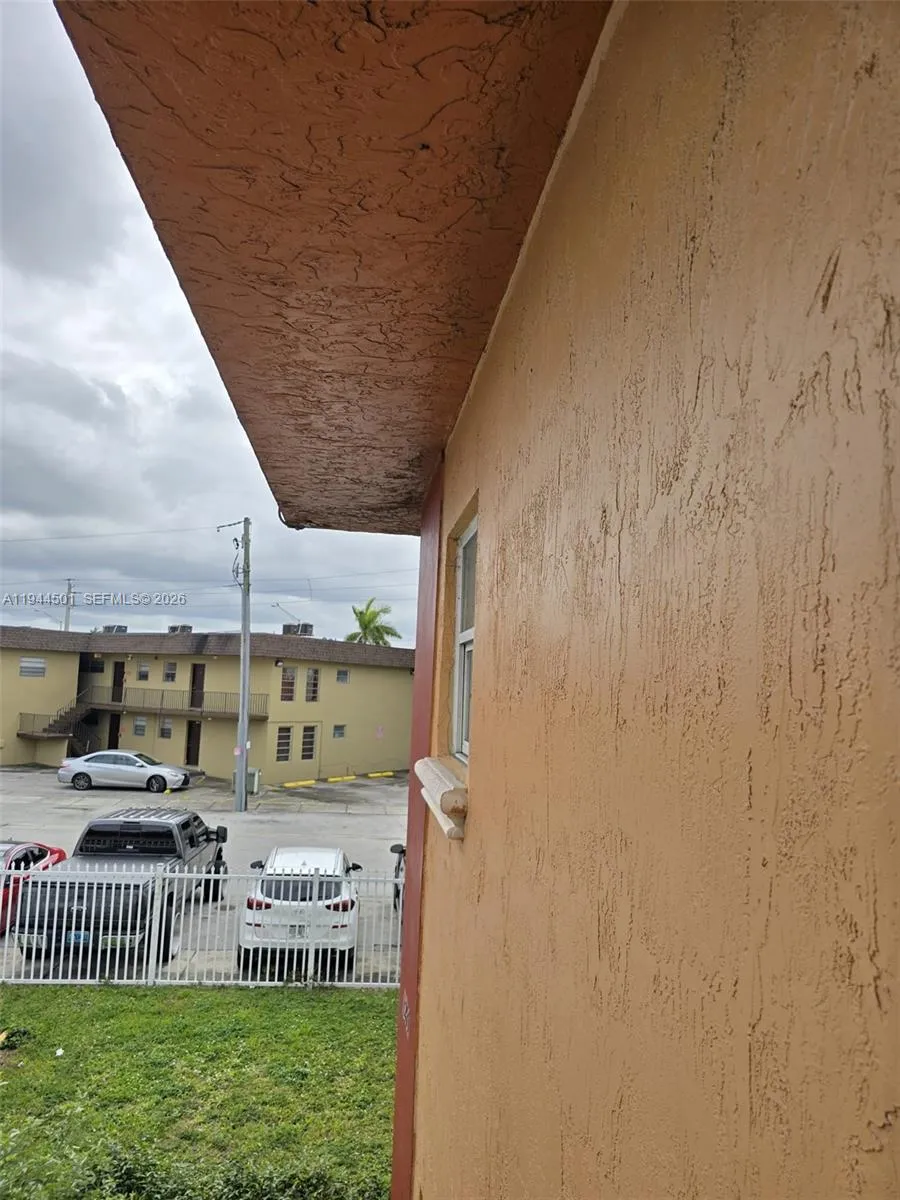 1265 W 24th St 201, Hialeah, Florida 33010, Hialeah, Florida 33010, 2 Bedrooms Bedrooms, ,1 BathroomBathrooms,Residential,For Sale,1265 W 24th St 201, Hialeah, Florida 33010,A11944501