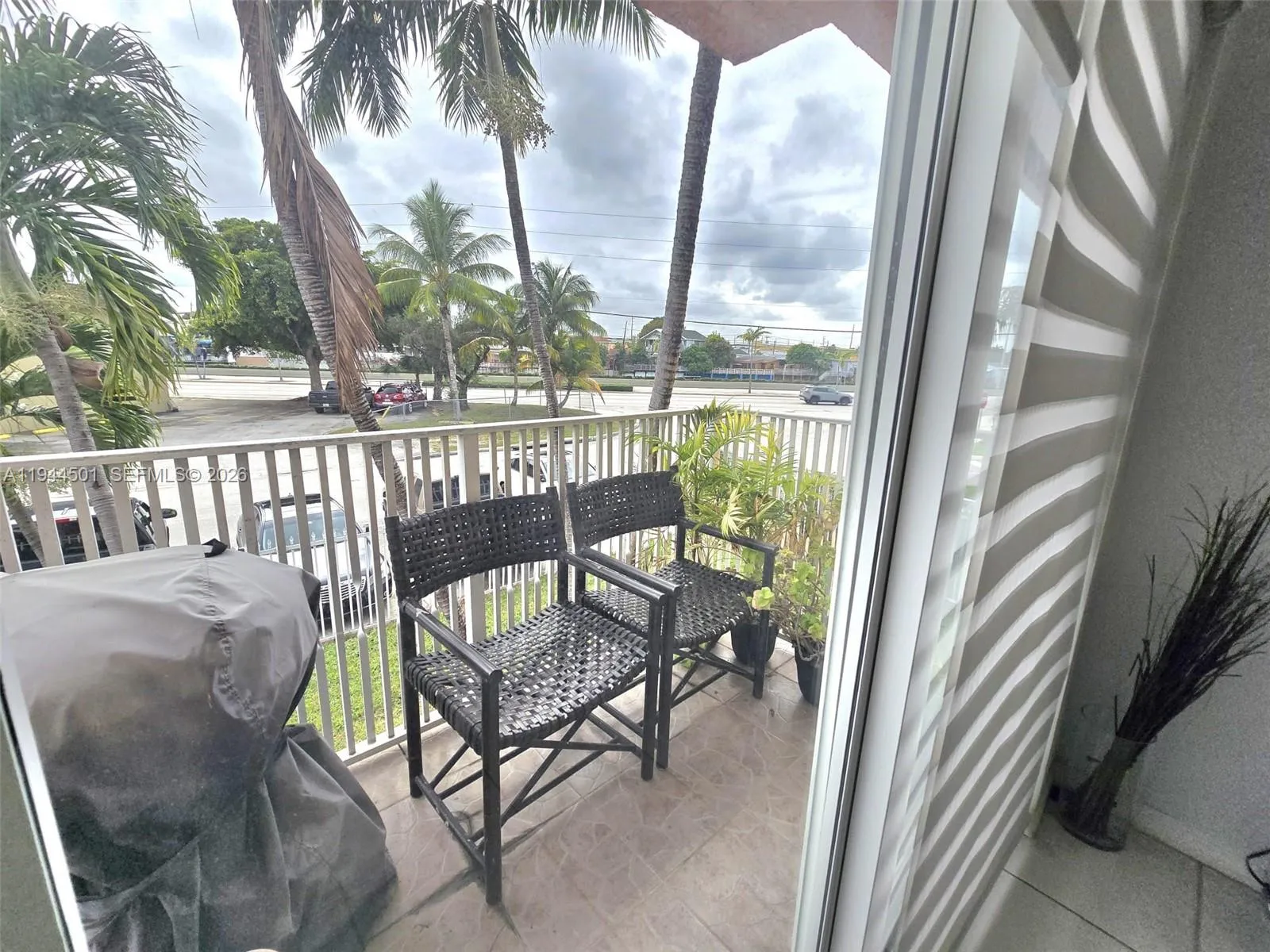 1265 W 24th St 201, Hialeah, Florida 33010, Hialeah, Florida 33010, 2 Bedrooms Bedrooms, ,1 BathroomBathrooms,Residential,For Sale,1265 W 24th St 201, Hialeah, Florida 33010,A11944501
