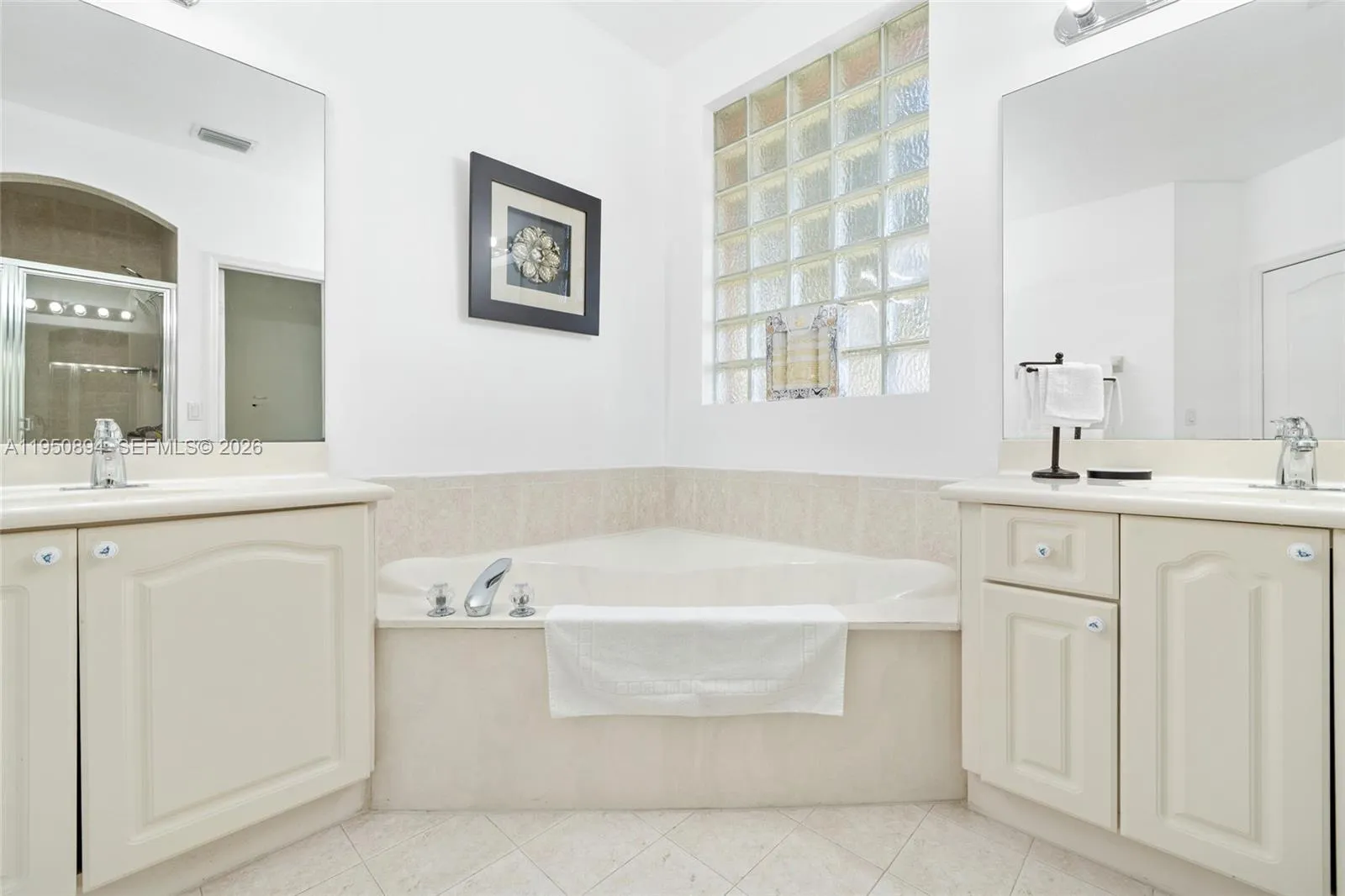 16062 Sw 43rd Ter, Miami, Florida 33185, Miami, Florida 33185, 5 Bedrooms Bedrooms, ,4 BathroomsBathrooms,Residential,For Sale,16062 Sw 43rd Ter, Miami, Florida 33185,A11950894