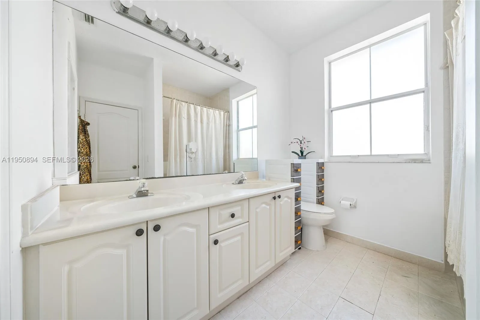 16062 Sw 43rd Ter, Miami, Florida 33185, Miami, Florida 33185, 5 Bedrooms Bedrooms, ,4 BathroomsBathrooms,Residential,For Sale,16062 Sw 43rd Ter, Miami, Florida 33185,A11950894