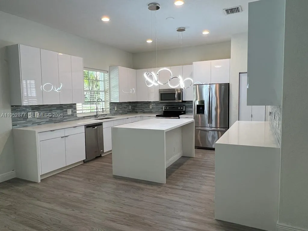 1971 Harbor View Cir 1971, Weston, Florida 33327, Weston, Florida 33327, 5 Bedrooms Bedrooms, ,4 BathroomsBathrooms,Residential Lease,For Rent,1971 Harbor View Cir 1971, Weston, Florida 33327,A11952877