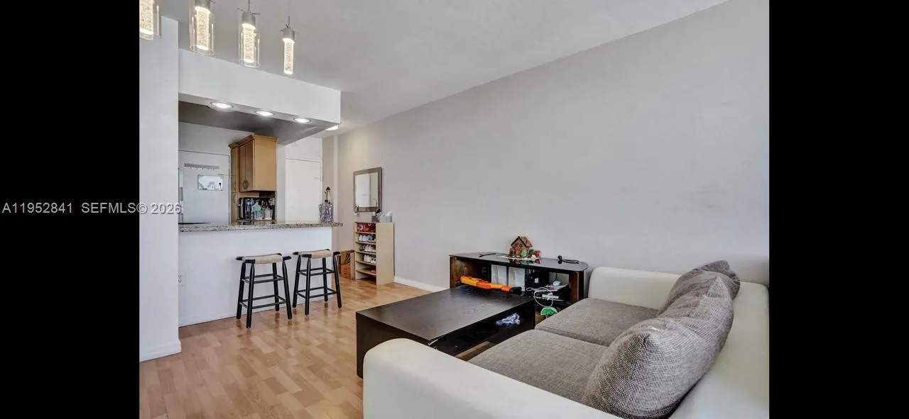 2899 Collins Ave 1502, Miami Beach, Florida 33140, Miami Beach, Florida 33140, ,1 BathroomBathrooms,Residential Lease,For Rent,2899 Collins Ave 1502, Miami Beach, Florida 33140,A11952841