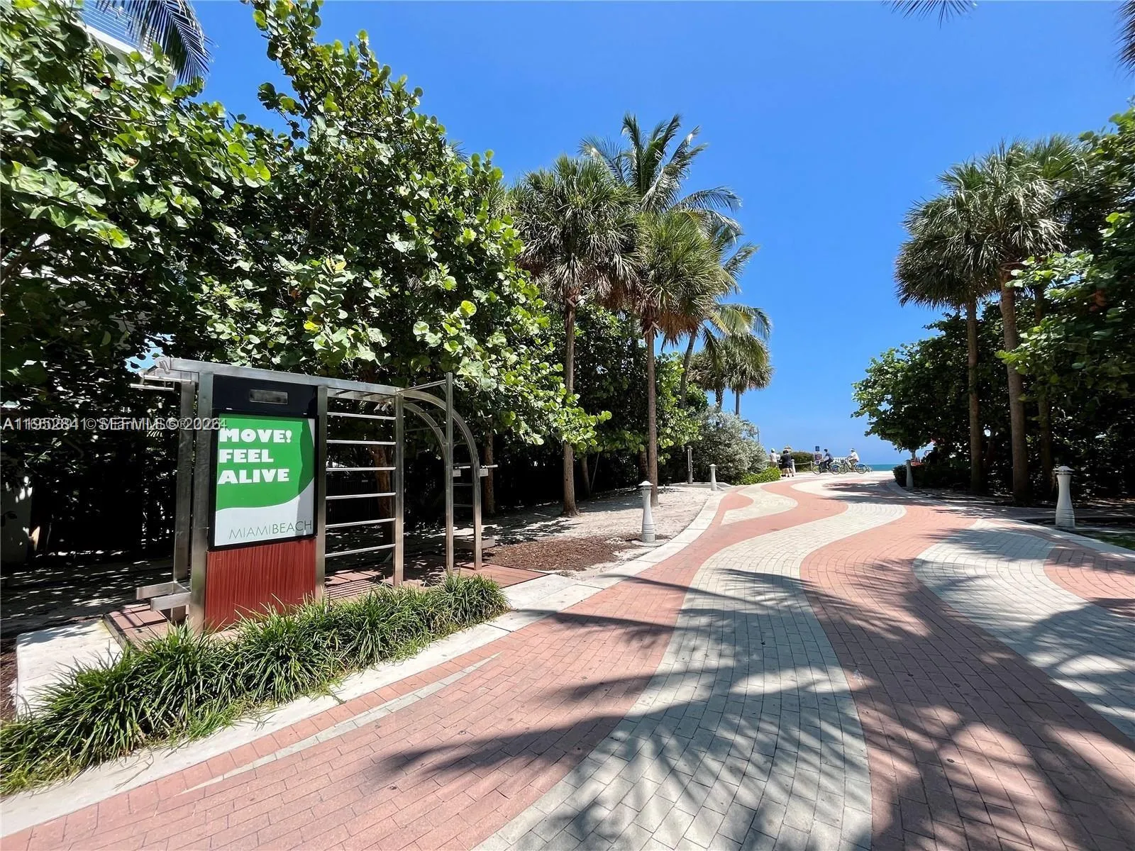 2899 Collins Ave 1502, Miami Beach, Florida 33140, Miami Beach, Florida 33140, ,1 BathroomBathrooms,Residential Lease,For Rent,2899 Collins Ave 1502, Miami Beach, Florida 33140,A11952841