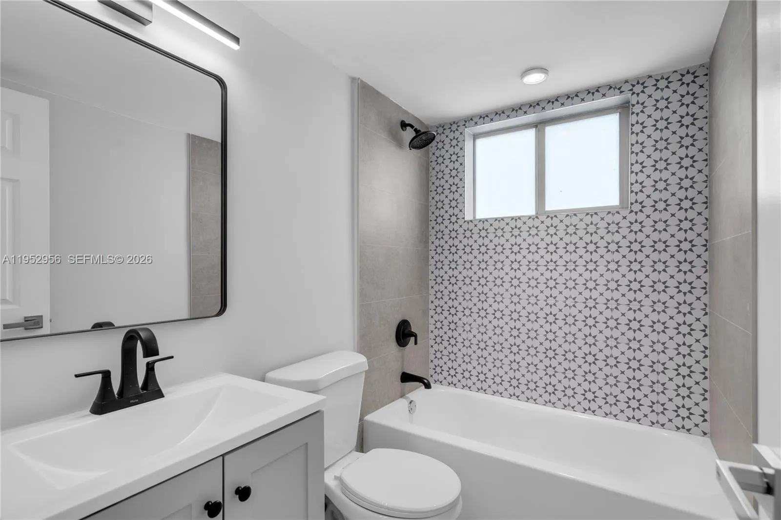 560 Ne 63rd St, Miami, Florida 33138, Miami, Florida 33138, ,Residential Income,For Sale,560 Ne 63rd St, Miami, Florida 33138,A11952956