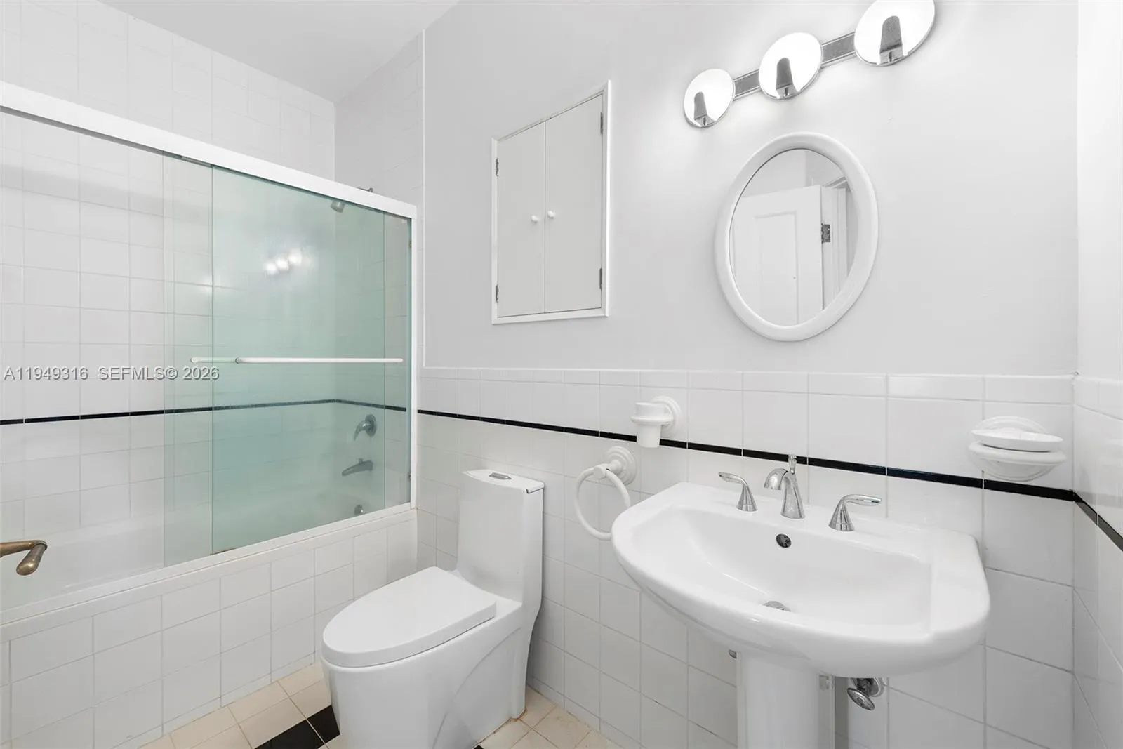 4191 Lybyer Ave, Miami, Florida 33133, Miami, Florida 33133, 6 Bedrooms Bedrooms, ,4 BathroomsBathrooms,Residential,For Sale,4191 Lybyer Ave, Miami, Florida 33133,A11949316