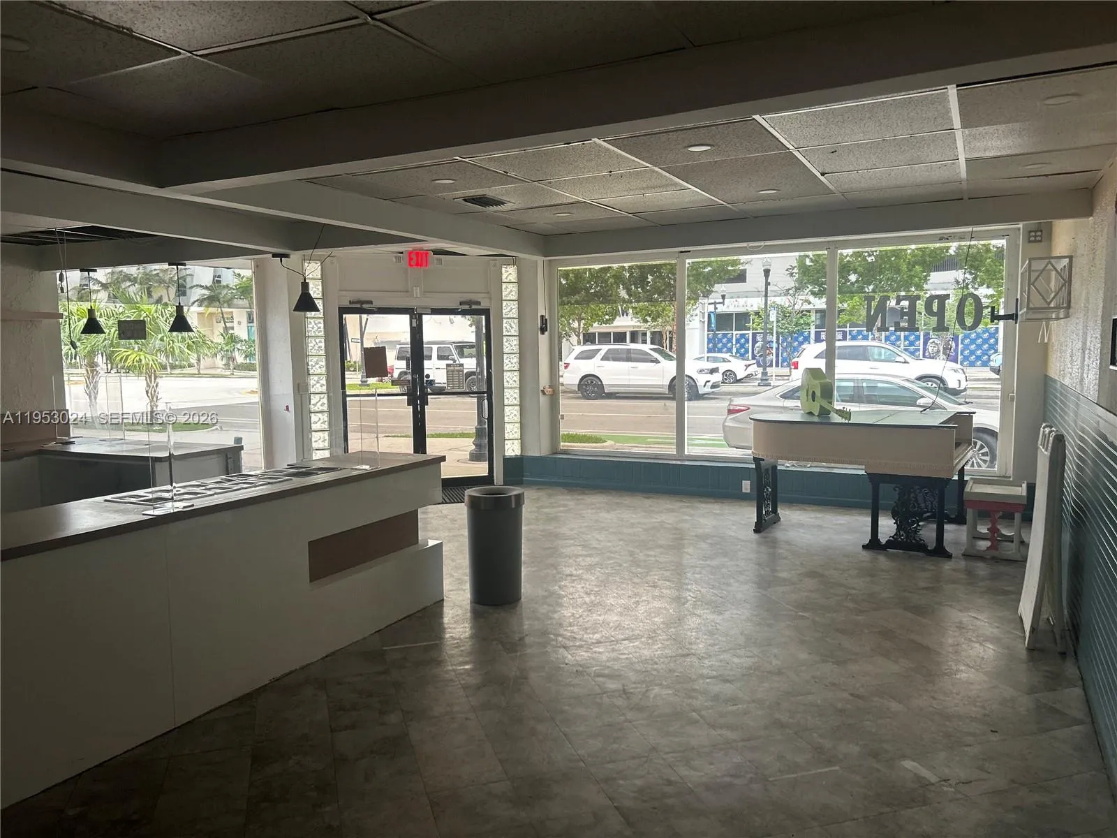 2125 Hollywood Blvd, Hollywood, Florida 33020, Hollywood, Florida 33020, ,Commercial Lease,For Rent,2125 Hollywood Blvd, Hollywood, Florida 33020,A11953024