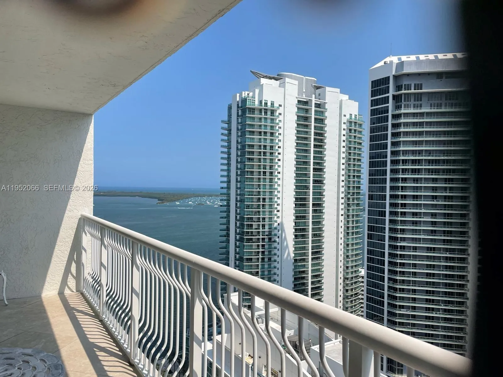 1200 Brickell Bay Dr 3921, Miami, Florida 33131, Miami, Florida 33131, 1 Bedroom Bedrooms, ,1 BathroomBathrooms,Residential,For Sale,1200 Brickell Bay Dr 3921, Miami, Florida 33131,A11952066
