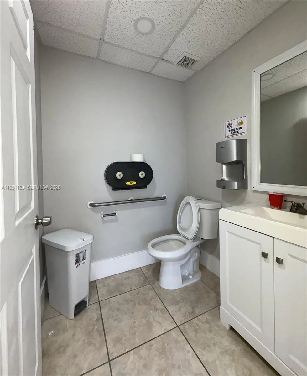 5590 W 20th Ave, Hialeah, Florida 33016, Hialeah, Florida 33016, ,Commercial Lease,For Rent,5590 W 20th Ave, Hialeah, Florida 33016,A11951138