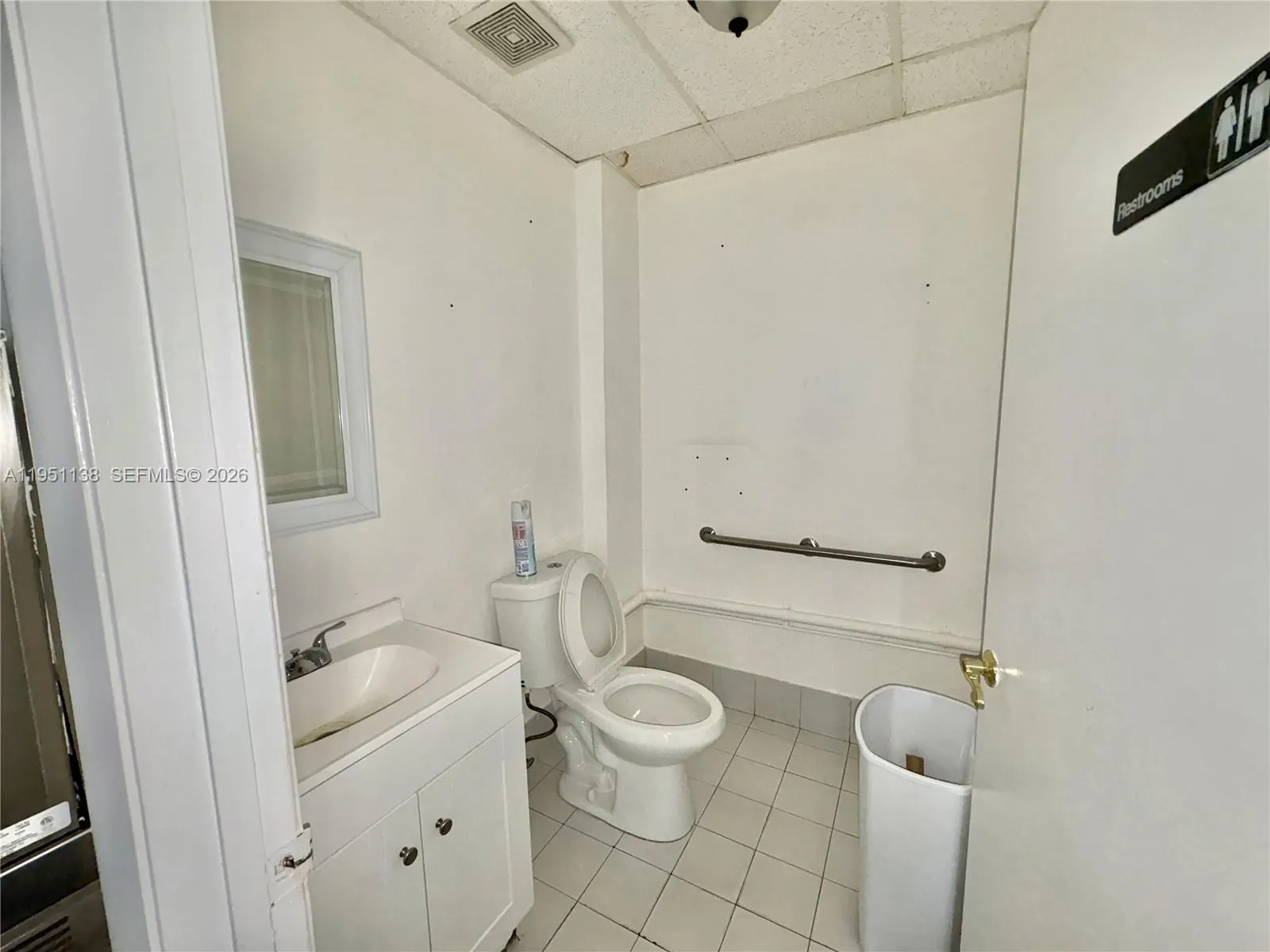 5590 W 20th Ave, Hialeah, Florida 33016, Hialeah, Florida 33016, ,Commercial Lease,For Rent,5590 W 20th Ave, Hialeah, Florida 33016,A11951138