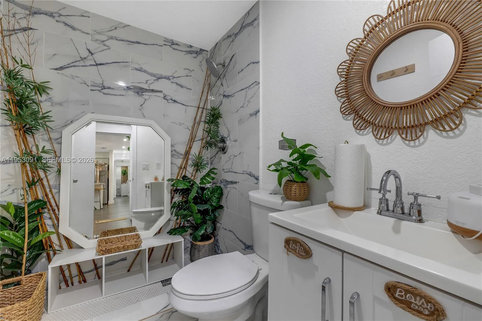 5712 Monroe St, Hollywood, Florida 33023, Hollywood, Florida 33023, 4 Bedrooms Bedrooms, ,3 BathroomsBathrooms,Residential,For Sale,5712 Monroe St, Hollywood, Florida 33023,A11953091