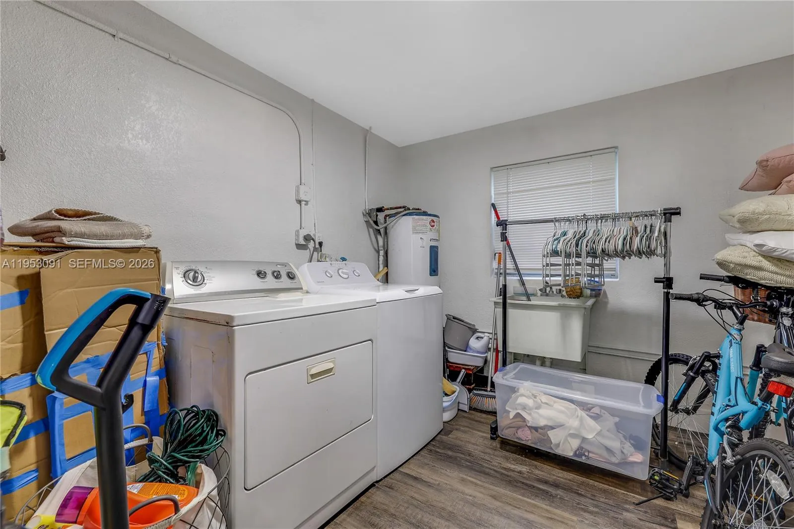 5712 Monroe St, Hollywood, Florida 33023, Hollywood, Florida 33023, 4 Bedrooms Bedrooms, ,3 BathroomsBathrooms,Residential,For Sale,5712 Monroe St, Hollywood, Florida 33023,A11953091