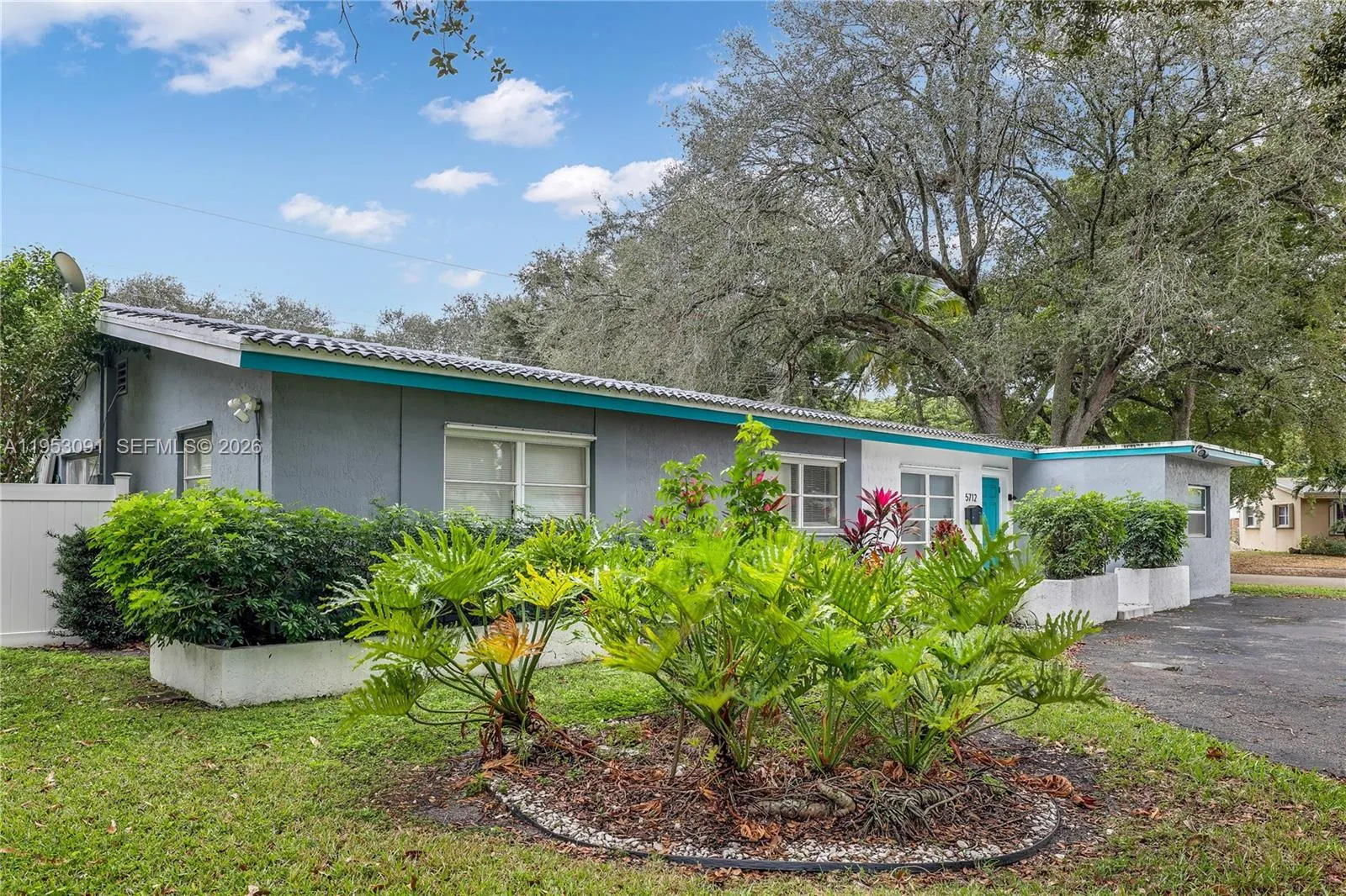 5712 Monroe St, Hollywood, Florida 33023, Hollywood, Florida 33023, 4 Bedrooms Bedrooms, ,3 BathroomsBathrooms,Residential,For Sale,5712 Monroe St, Hollywood, Florida 33023,A11953091