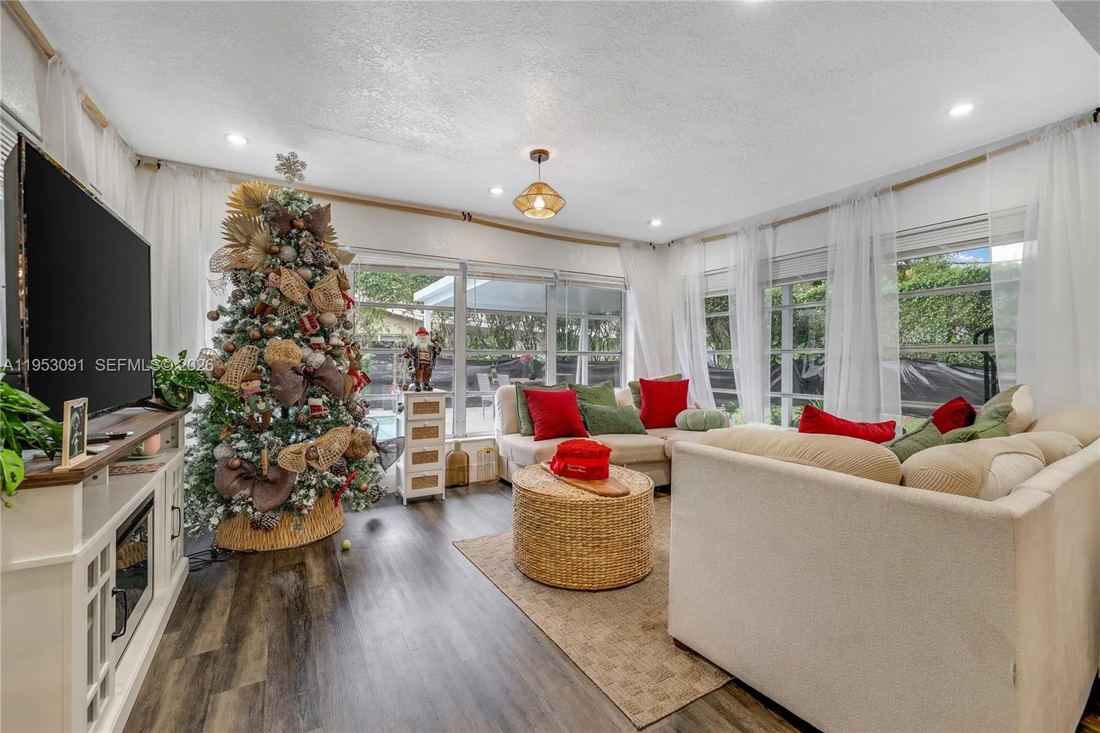 5712 Monroe St, Hollywood, Florida 33023, Hollywood, Florida 33023, 4 Bedrooms Bedrooms, ,3 BathroomsBathrooms,Residential,For Sale,5712 Monroe St, Hollywood, Florida 33023,A11953091