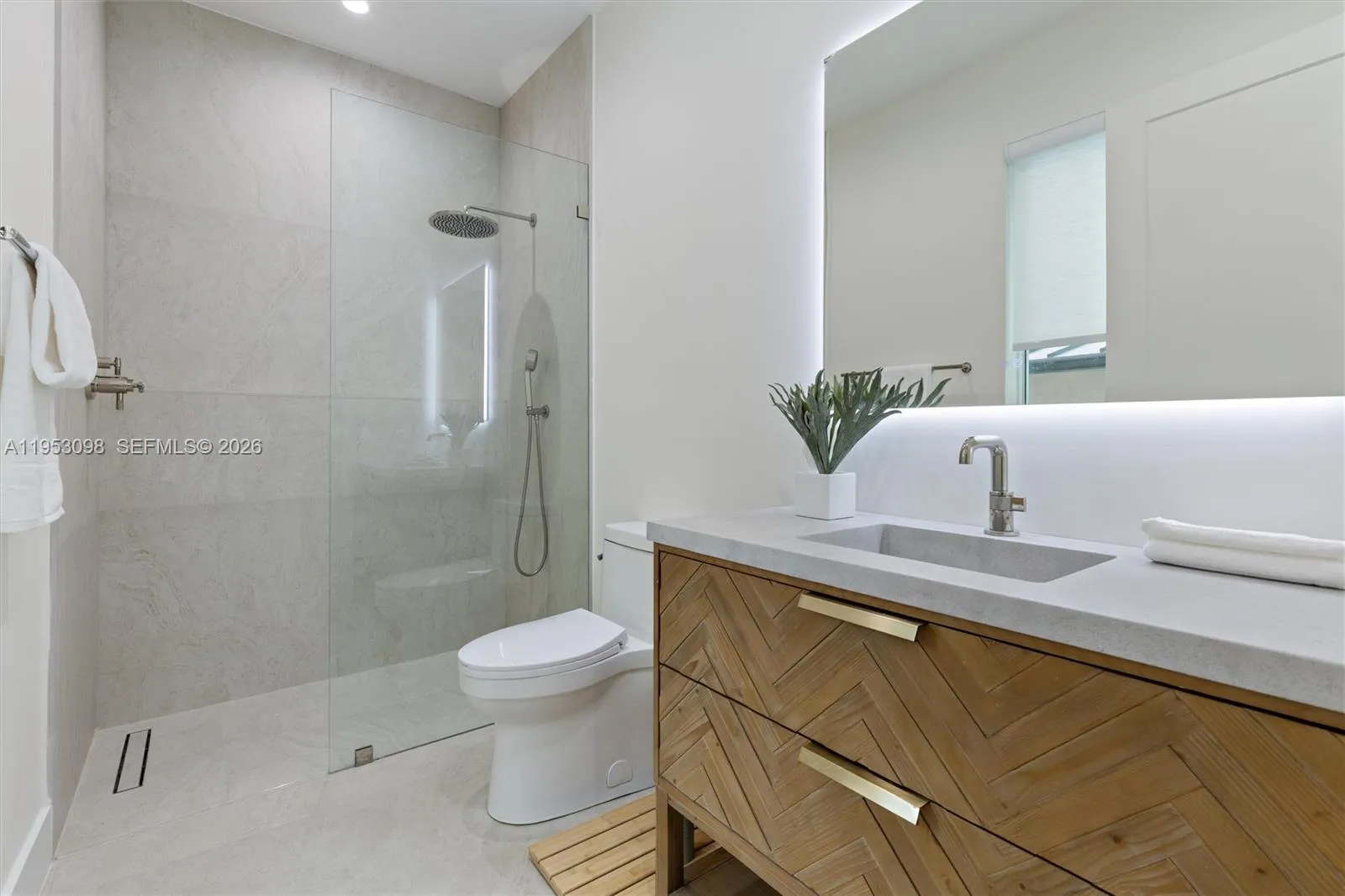 3495 Sw 3rd Avenue, Miami, Florida 33145, Miami, Florida 33145, 6 Bedrooms Bedrooms, ,5 BathroomsBathrooms,Residential,For Sale,3495 Sw 3rd Avenue, Miami, Florida 33145,A11953098