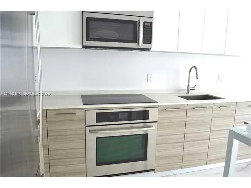 1300 Brickell Bay Dr 3302, Miami, Florida 33131, Miami, Florida 33131, 3 Bedrooms Bedrooms, ,2 BathroomsBathrooms,Residential,For Sale,1300 Brickell Bay Dr 3302, Miami, Florida 33131,A11953108
