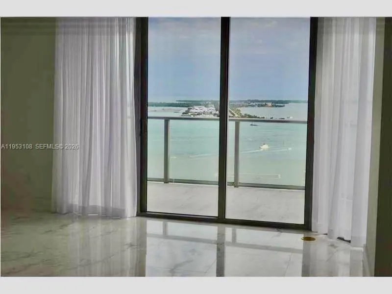 1300 Brickell Bay Dr 3302, Miami, Florida 33131, Miami, Florida 33131, 3 Bedrooms Bedrooms, ,2 BathroomsBathrooms,Residential,For Sale,1300 Brickell Bay Dr 3302, Miami, Florida 33131,A11953108