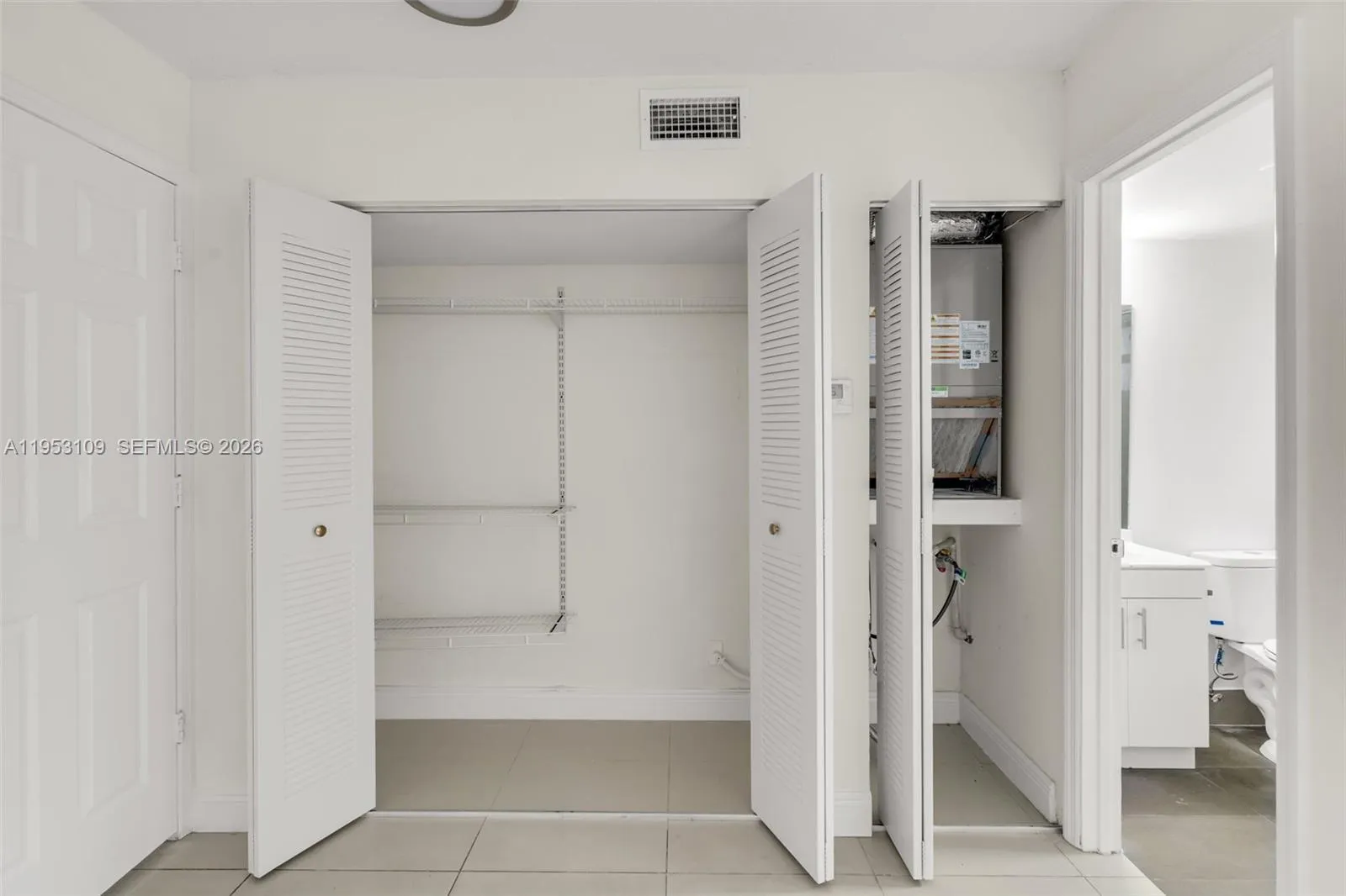 6034 Arthur St 2, Hollywood, Florida 33024, Hollywood, Florida 33024, 1 Bedroom Bedrooms, ,1 BathroomBathrooms,Residential Lease,For Rent,6034 Arthur St 2, Hollywood, Florida 33024,A11953109