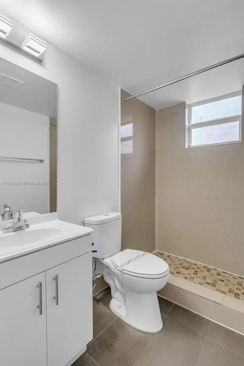 6034 Arthur St 2, Hollywood, Florida 33024, Hollywood, Florida 33024, 1 Bedroom Bedrooms, ,1 BathroomBathrooms,Residential Lease,For Rent,6034 Arthur St 2, Hollywood, Florida 33024,A11953109