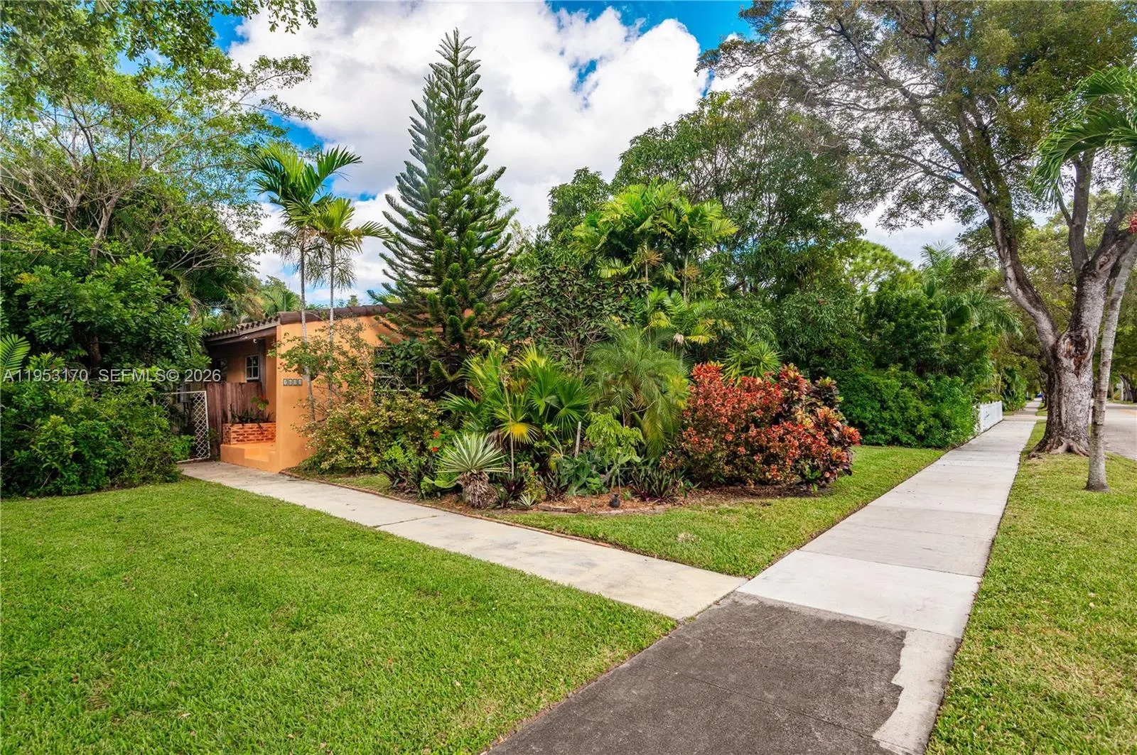 1611 Fletcher St, Hollywood, Florida 33020, Hollywood, Florida 33020, ,Residential Income,For Sale,1611 Fletcher St, Hollywood, Florida 33020,A11953170