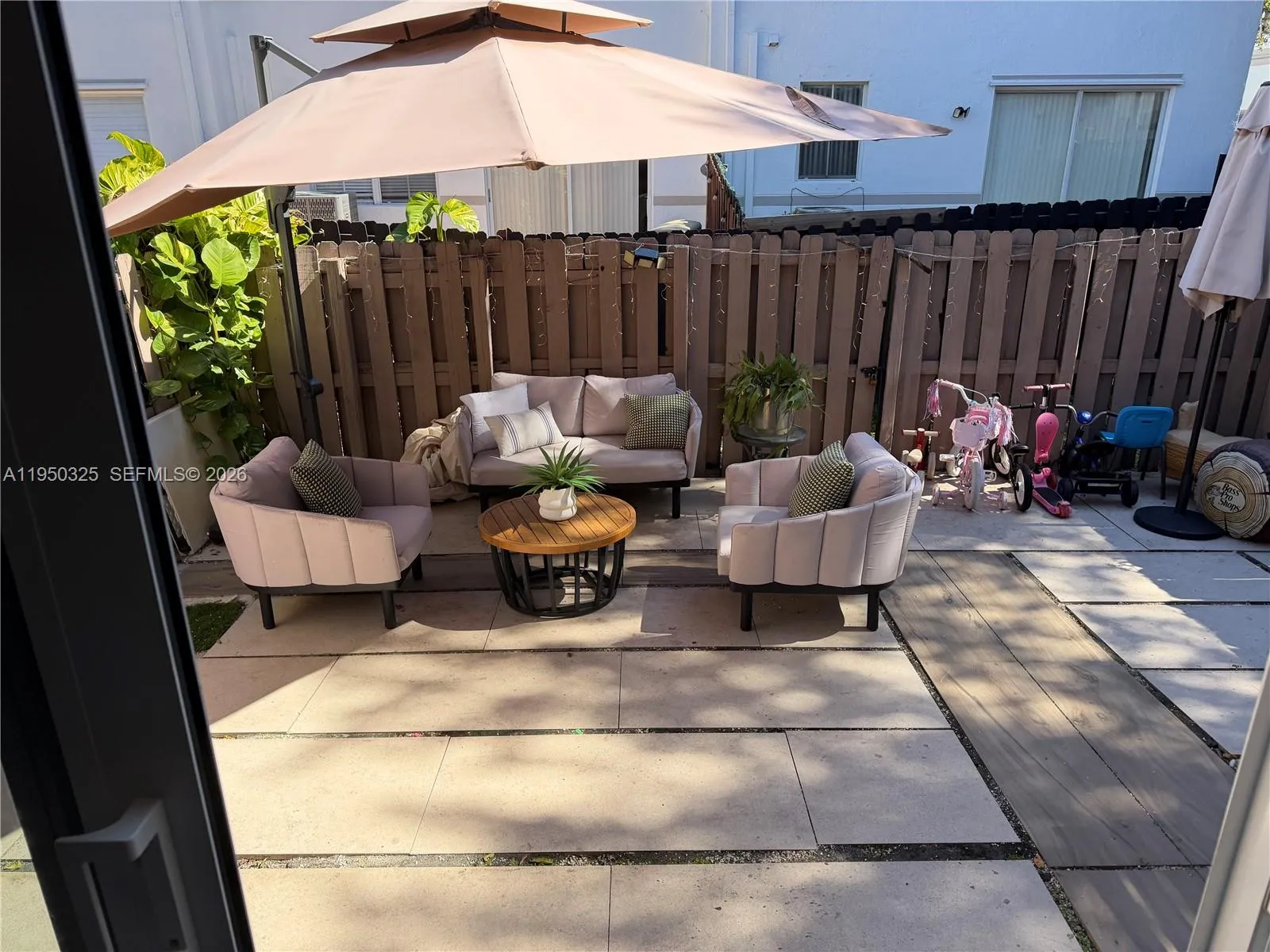 8135 Nw 108th Ave, Doral, Florida 33178, Doral, Florida 33178, 4 Bedrooms Bedrooms, ,2 BathroomsBathrooms,Residential,For Sale,8135 Nw 108th Ave, Doral, Florida 33178,A11950325