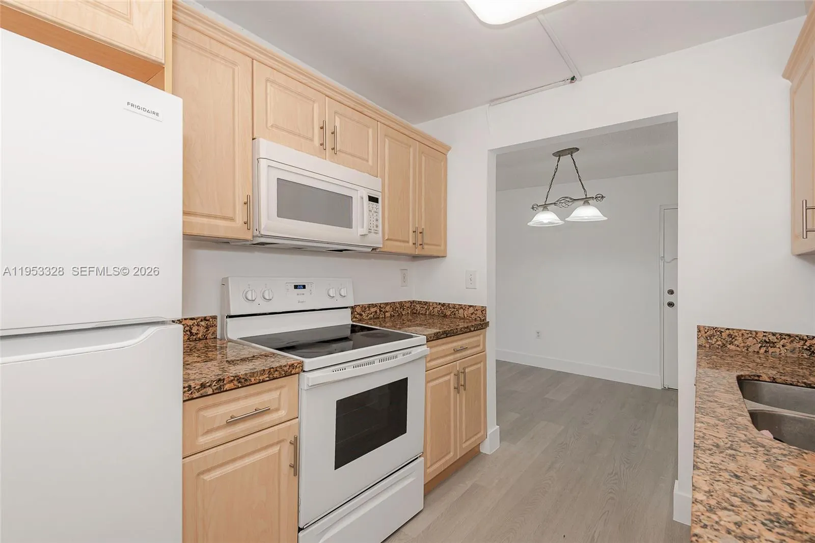 7121 Miami Lakes Dr Q3, Miami Lakes, Florida 33014, Miami Lakes, Florida 33014, 2 Bedrooms Bedrooms, ,2 BathroomsBathrooms,Residential,For Sale,7121 Miami Lakes Dr Q3, Miami Lakes, Florida 33014,A11953328