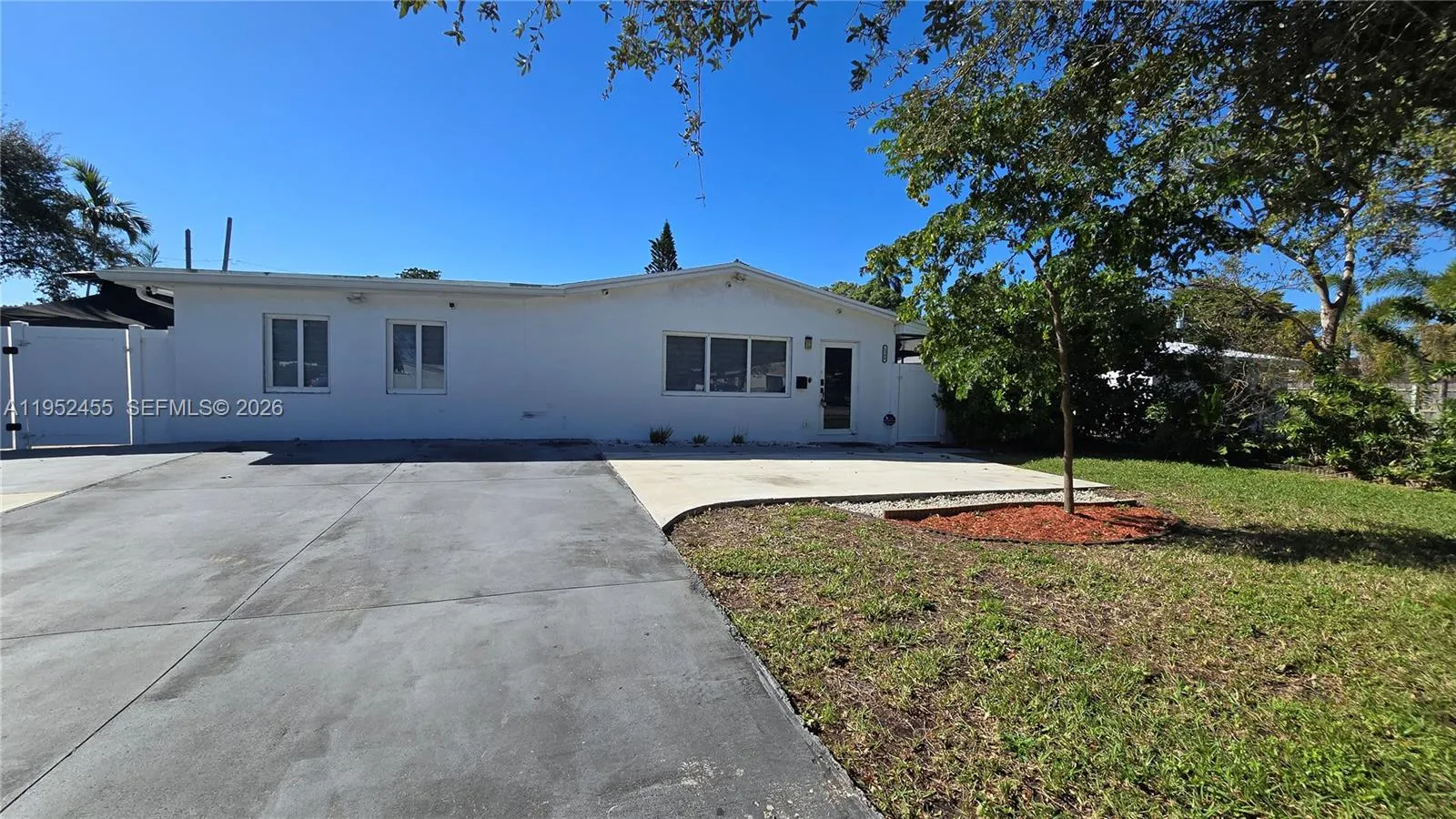 Hollywood, Florida 33024, 3 Bedrooms Bedrooms, ,2 BathroomsBathrooms,Residential Lease,For Rent,A11952455