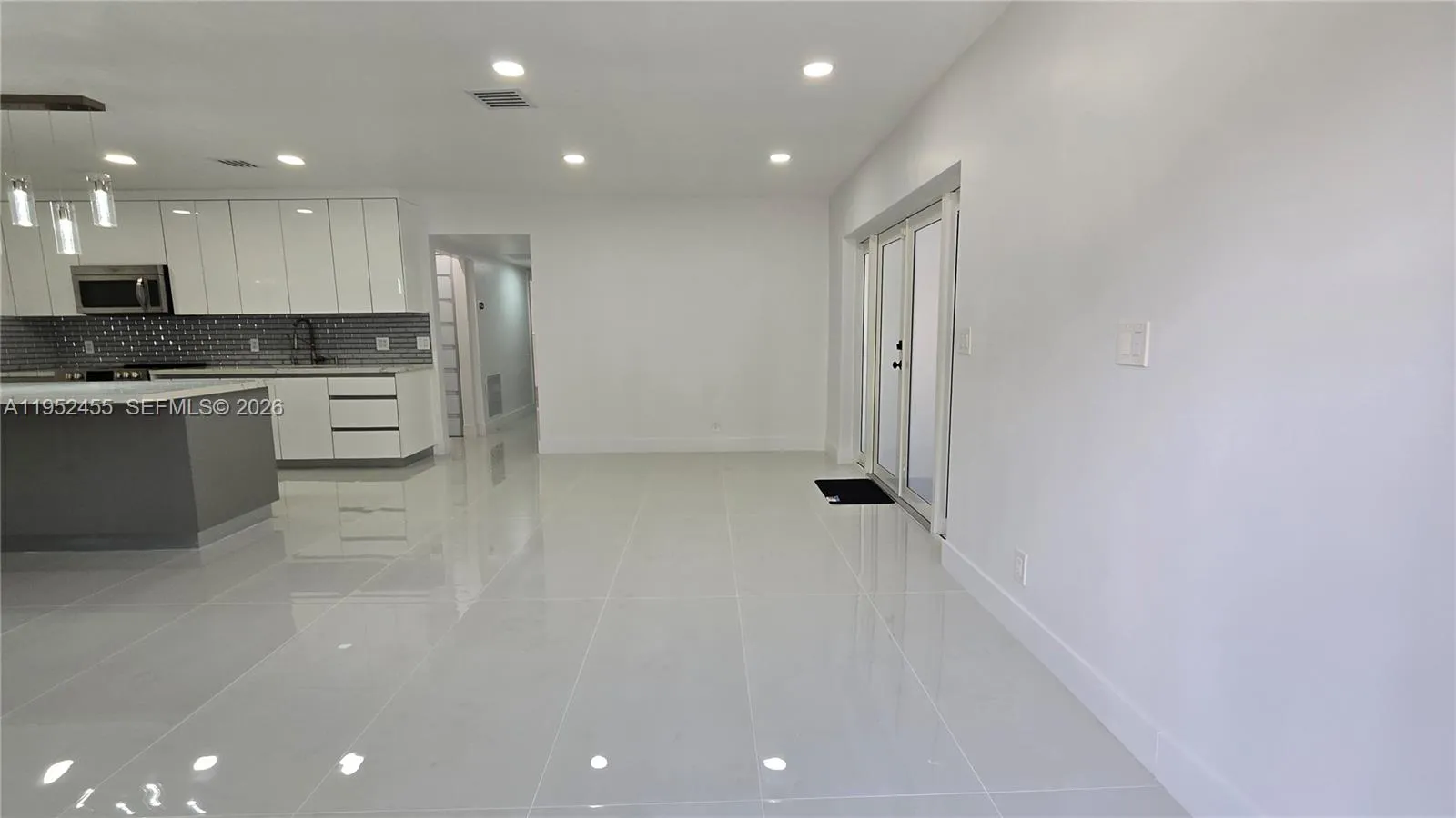 Hollywood, Florida 33024, 3 Bedrooms Bedrooms, ,2 BathroomsBathrooms,Residential Lease,For Rent,A11952455
