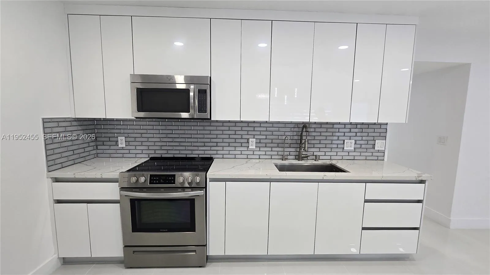 Hollywood, Florida 33024, 3 Bedrooms Bedrooms, ,2 BathroomsBathrooms,Residential Lease,For Rent,A11952455