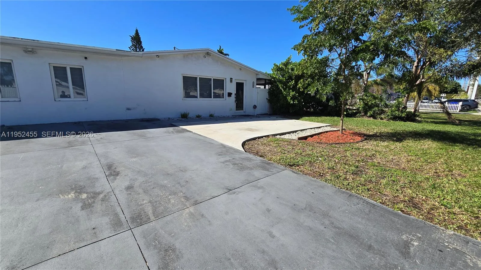Hollywood, Florida 33024, 3 Bedrooms Bedrooms, ,2 BathroomsBathrooms,Residential Lease,For Rent,A11952455