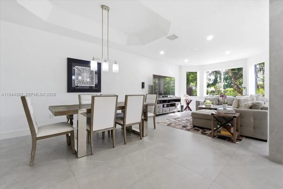 11372 Nw 72nd Ter, Doral, Florida 33178, Doral, Florida 33178, 4 Bedrooms Bedrooms, ,3 BathroomsBathrooms,Residential,For Sale,11372 Nw 72nd Ter, Doral, Florida 33178,A11944368