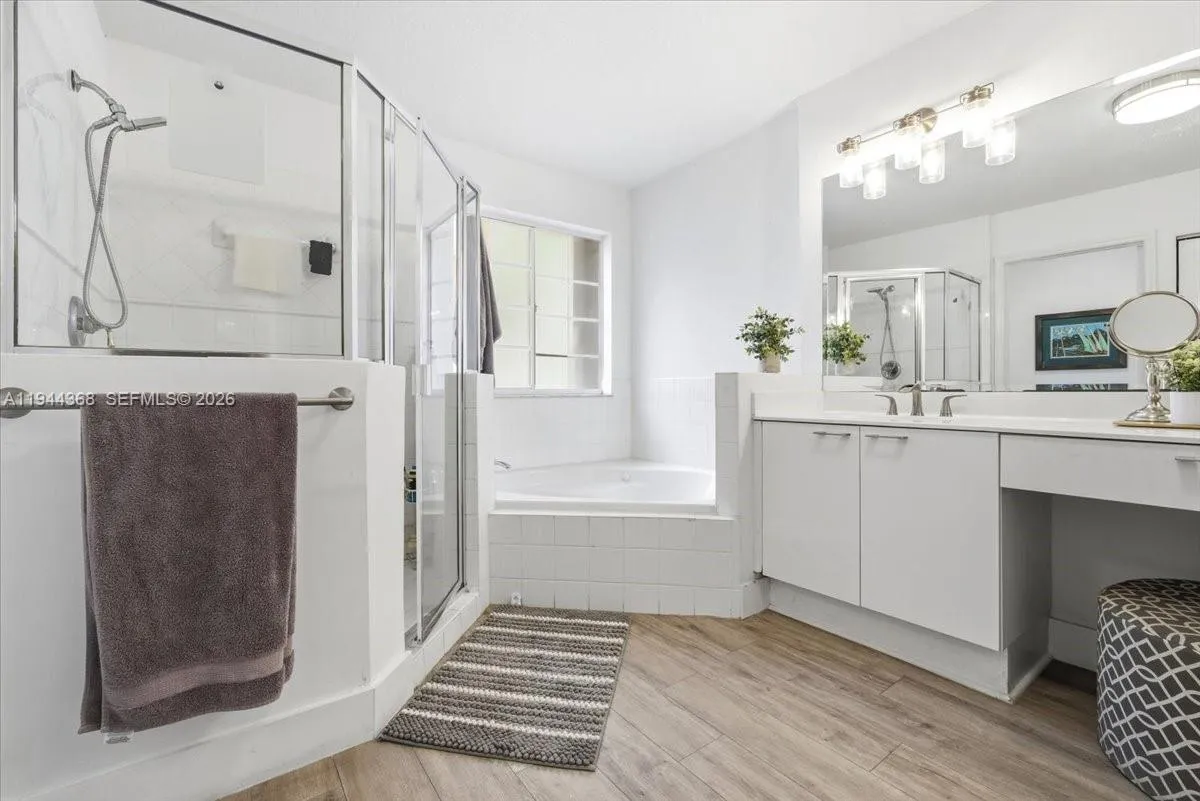 11372 Nw 72nd Ter, Doral, Florida 33178, Doral, Florida 33178, 4 Bedrooms Bedrooms, ,3 BathroomsBathrooms,Residential,For Sale,11372 Nw 72nd Ter, Doral, Florida 33178,A11944368