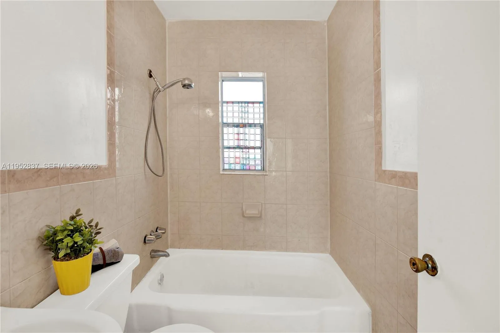 474 E 10th St, Hialeah, Florida 33010, Hialeah, Florida 33010, 4 Bedrooms Bedrooms, ,3 BathroomsBathrooms,Residential,For Sale,474 E 10th St, Hialeah, Florida 33010,A11952837