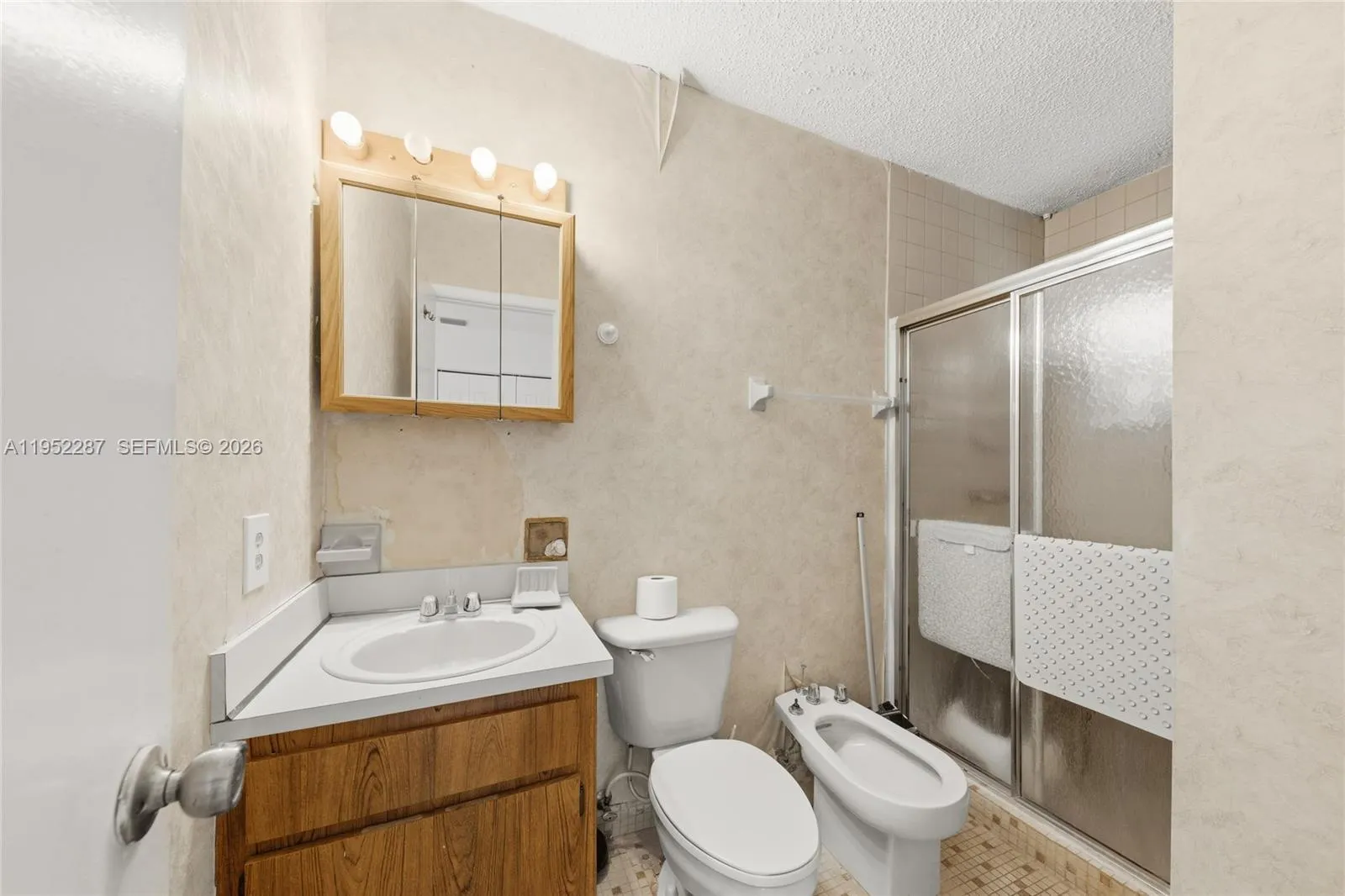 Miami, Florida 33172, 4 Bedrooms Bedrooms, ,4 BathroomsBathrooms,Residential,For Sale,A11952287