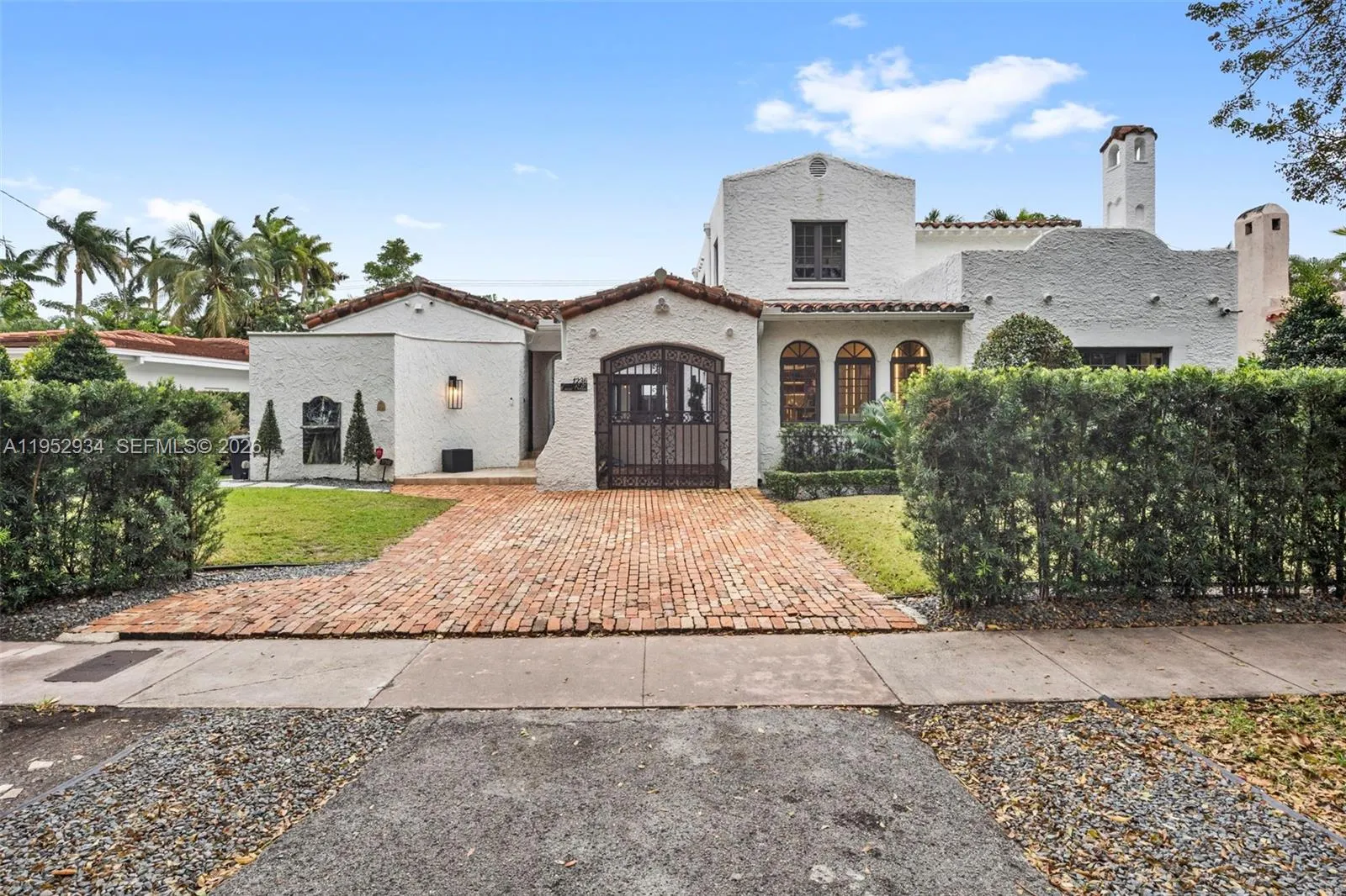 1236 Obispo Ave, Coral Gables, Florida 33134, Coral Gables, Florida 33134, 4 Bedrooms Bedrooms, ,4 BathroomsBathrooms,Residential,For Sale,1236 Obispo Ave, Coral Gables, Florida 33134,A11952934
