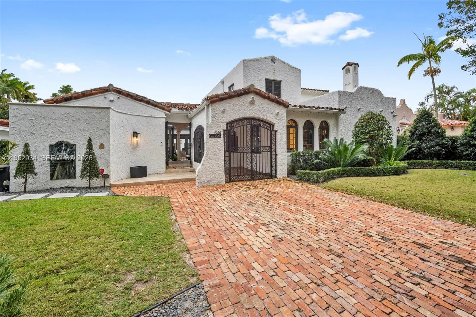 1236 Obispo Ave, Coral Gables, Florida 33134, Coral Gables, Florida 33134, 4 Bedrooms Bedrooms, ,4 BathroomsBathrooms,Residential,For Sale,1236 Obispo Ave, Coral Gables, Florida 33134,A11952934