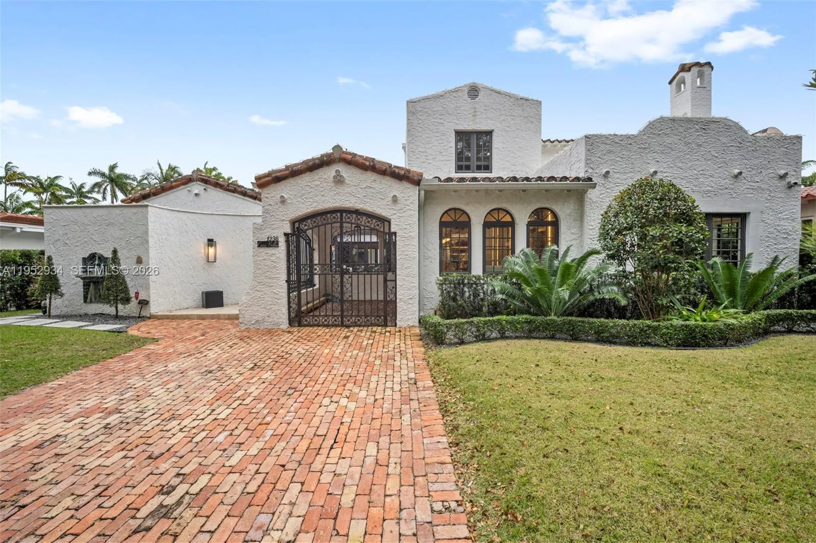 1236 Obispo Ave, Coral Gables, Florida 33134, Coral Gables, Florida 33134, 4 Bedrooms Bedrooms, ,4 BathroomsBathrooms,Residential,For Sale,1236 Obispo Ave, Coral Gables, Florida 33134,A11952934