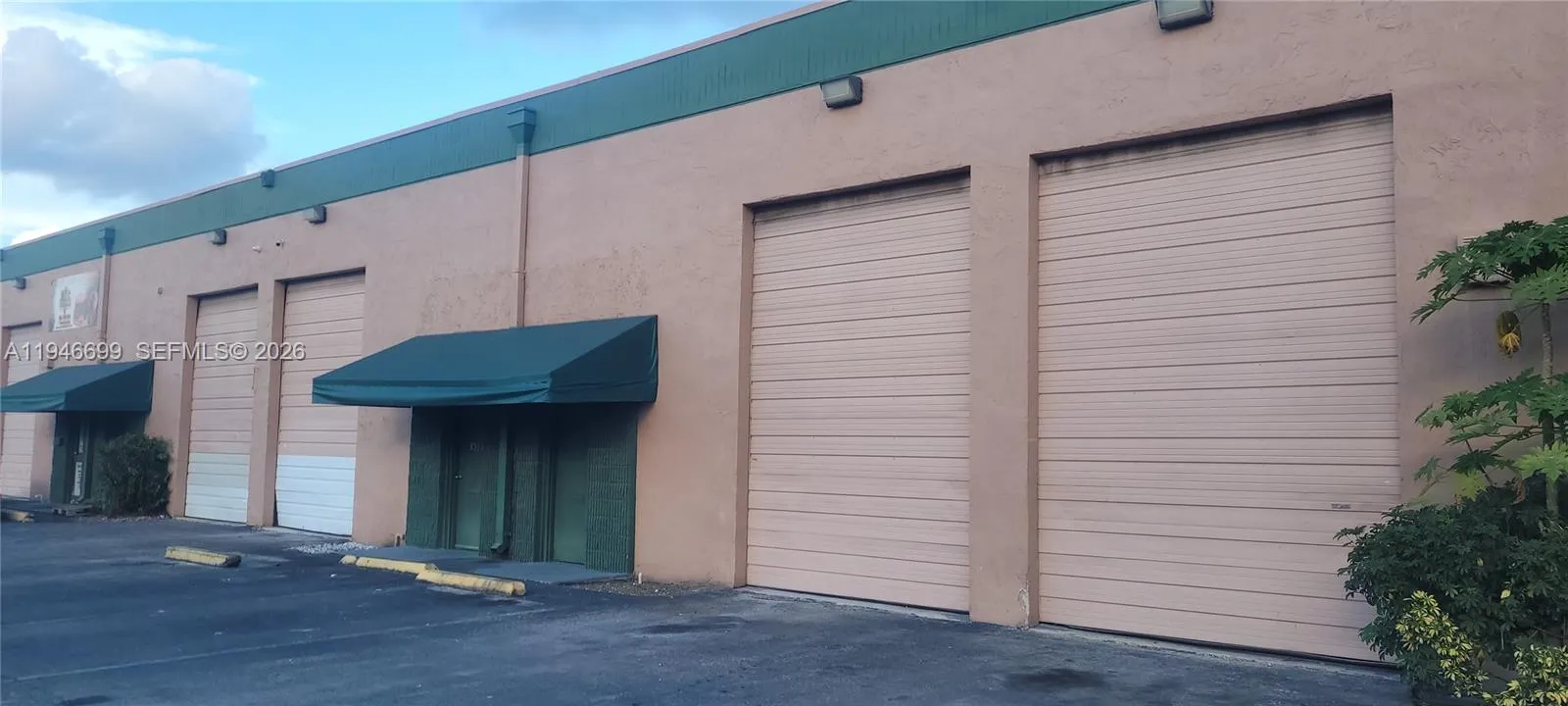 8527 Nw 66 Street 8535-8537, Doral, Florida 33166, Doral, Florida 33166, ,Commercial Lease,For Rent,8527 Nw 66 Street 8535-8537, Doral, Florida 33166,A11946699
