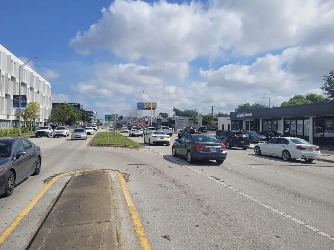475 Nw Le Jeune Rd, Miami, Florida 33126, Miami, Florida 33126, ,Commercial Lease,For Rent,475 Nw Le Jeune Rd, Miami, Florida 33126,A11946694