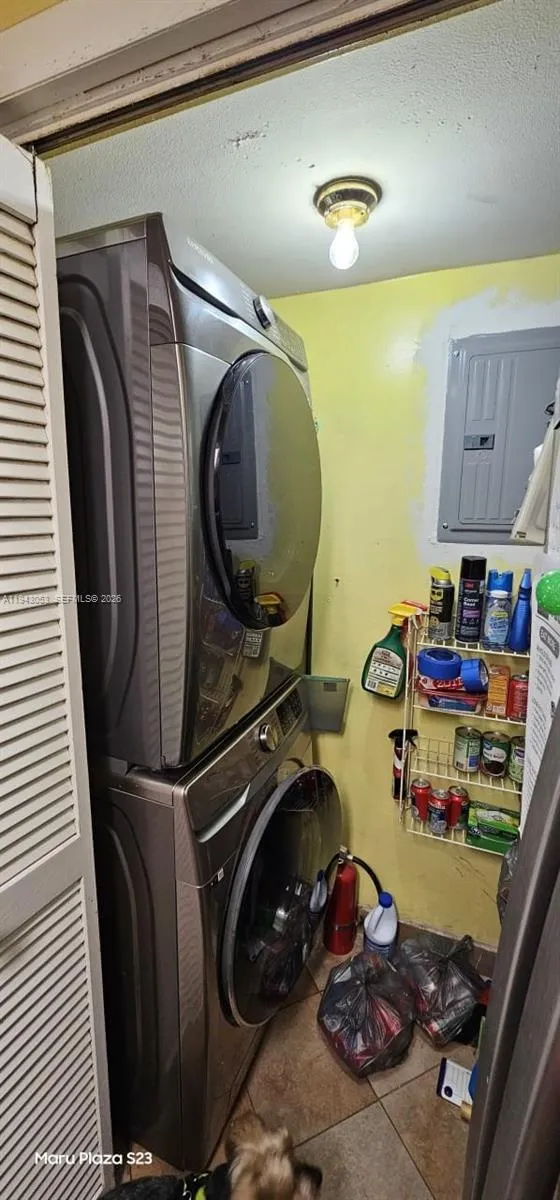 200 Lakeview Dr 212, Weston, Florida 33326, Weston, Florida 33326, 2 Bedrooms Bedrooms, ,2 BathroomsBathrooms,Residential,For Sale,200 Lakeview Dr 212, Weston, Florida 33326,A11943053