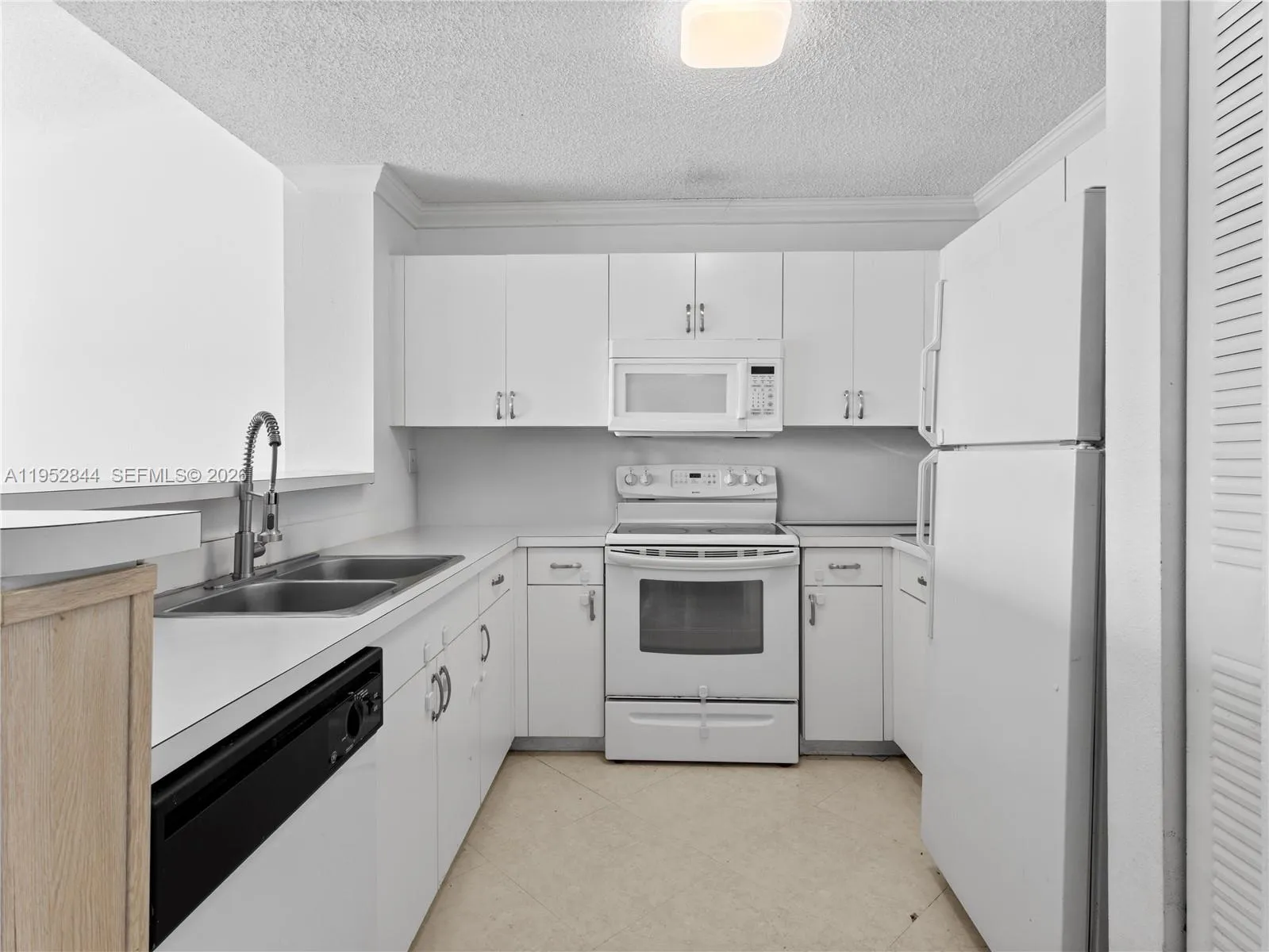 4460 Nw 107th Ave 304-8, Doral, Florida 33178, Doral, Florida 33178, 2 Bedrooms Bedrooms, ,1 BathroomBathrooms,Residential,For Sale,4460 Nw 107th Ave 304-8, Doral, Florida 33178,A11952844