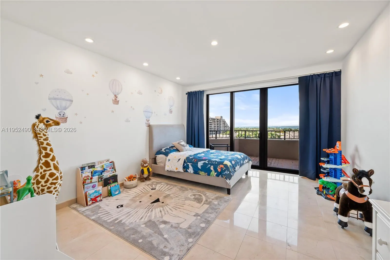 251 Crandon Blvd 806, Key Biscayne, Florida 33149, Key Biscayne, Florida 33149, 2 Bedrooms Bedrooms, ,2 BathroomsBathrooms,Residential,For Sale,251 Crandon Blvd 806, Key Biscayne, Florida 33149,A11952490