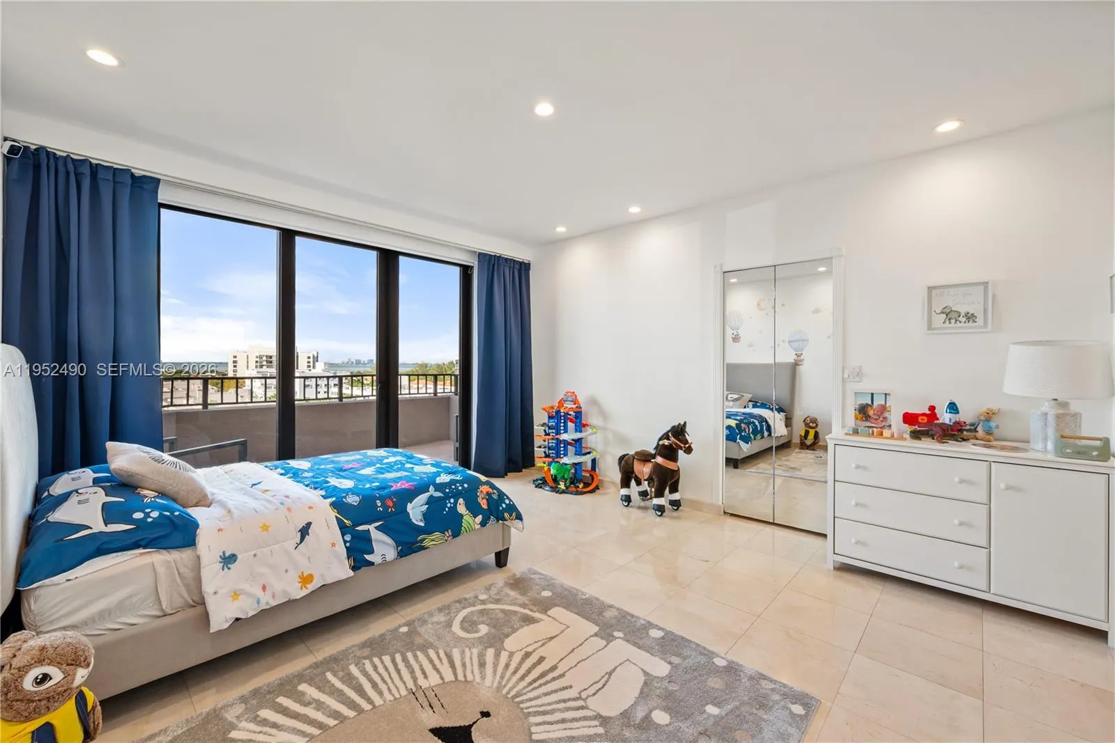 251 Crandon Blvd 806, Key Biscayne, Florida 33149, Key Biscayne, Florida 33149, 2 Bedrooms Bedrooms, ,2 BathroomsBathrooms,Residential,For Sale,251 Crandon Blvd 806, Key Biscayne, Florida 33149,A11952490