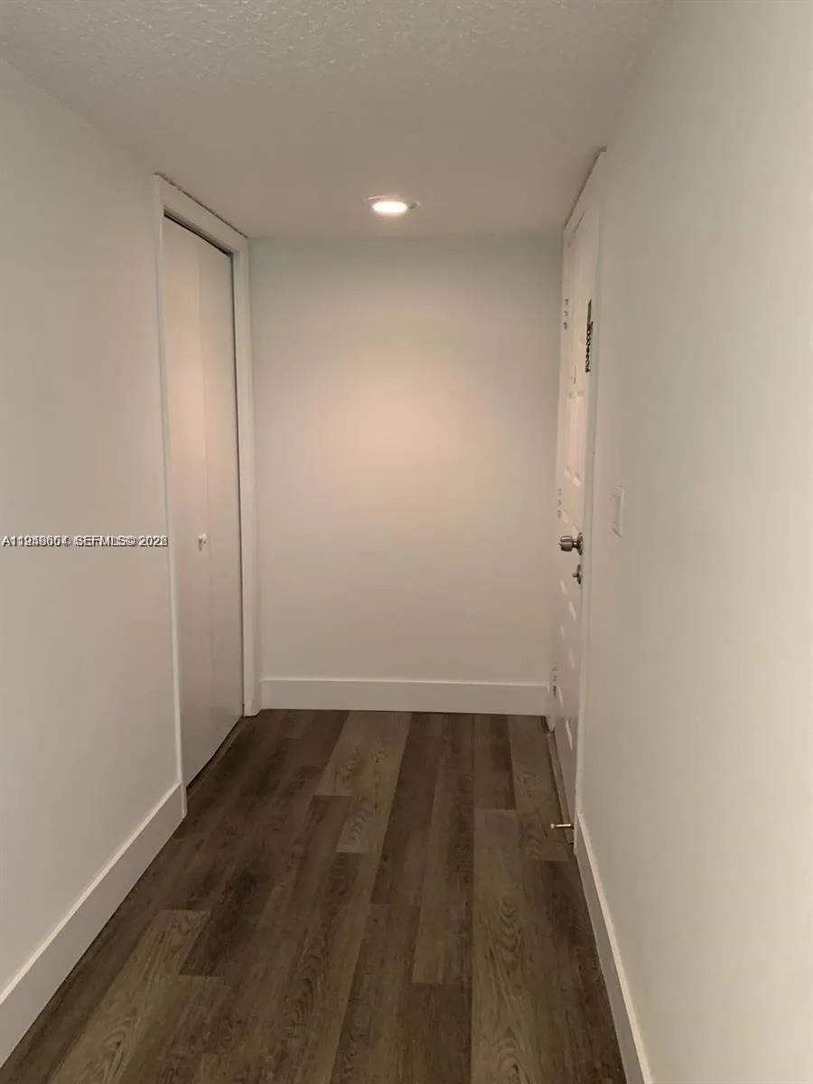 321 Lakeview Dr 105, Weston, Florida 33326, Weston, Florida 33326, 2 Bedrooms Bedrooms, ,2 BathroomsBathrooms,Residential Lease,For Rent,321 Lakeview Dr 105, Weston, Florida 33326,A11948604