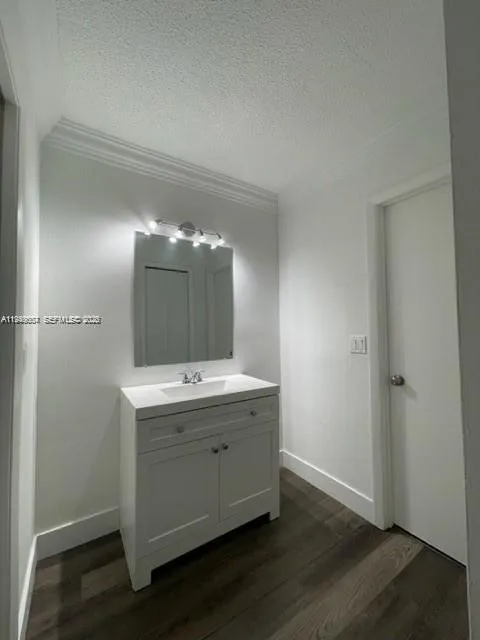 321 Lakeview Dr 105, Weston, Florida 33326, Weston, Florida 33326, 2 Bedrooms Bedrooms, ,2 BathroomsBathrooms,Residential Lease,For Rent,321 Lakeview Dr 105, Weston, Florida 33326,A11948604