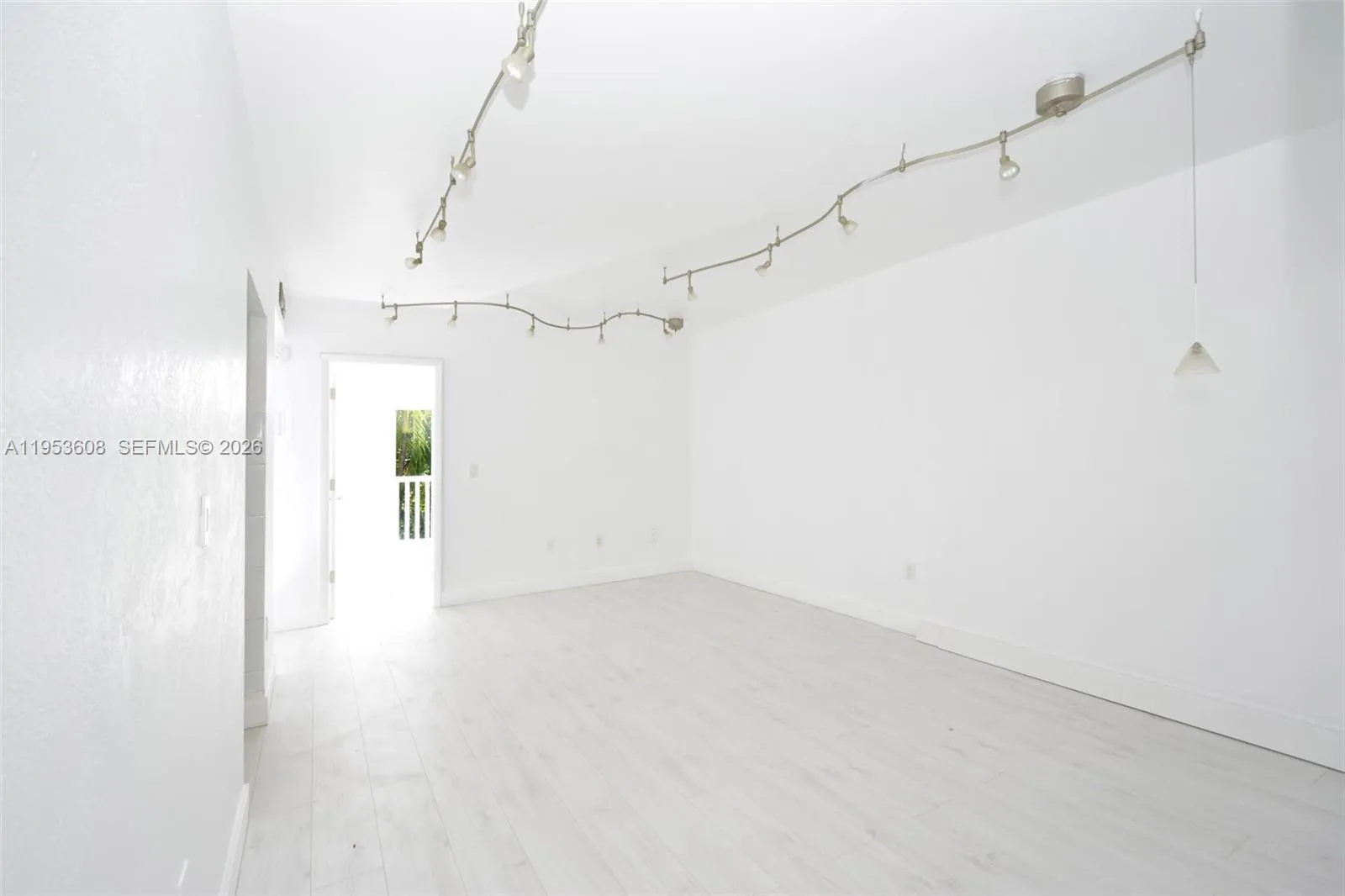 344 Meridian Ave 2b, Miami Beach, Florida 33139, Miami Beach, Florida 33139, 1 Bedroom Bedrooms, ,1 BathroomBathrooms,Residential,For Sale,344 Meridian Ave 2b, Miami Beach, Florida 33139,A11953608