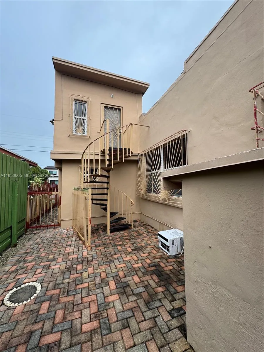 322 Sw 31st Ct, Miami, Florida 33135, Miami, Florida 33135, 5 Bedrooms Bedrooms, ,5 BathroomsBathrooms,Residential,For Sale,322 Sw 31st Ct, Miami, Florida 33135,A11953605