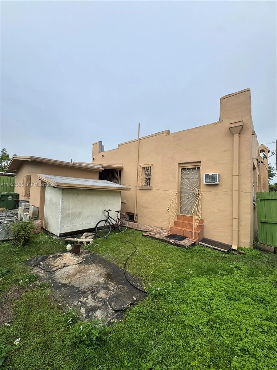 322 Sw 31st Ct, Miami, Florida 33135, Miami, Florida 33135, 5 Bedrooms Bedrooms, ,5 BathroomsBathrooms,Residential,For Sale,322 Sw 31st Ct, Miami, Florida 33135,A11953605